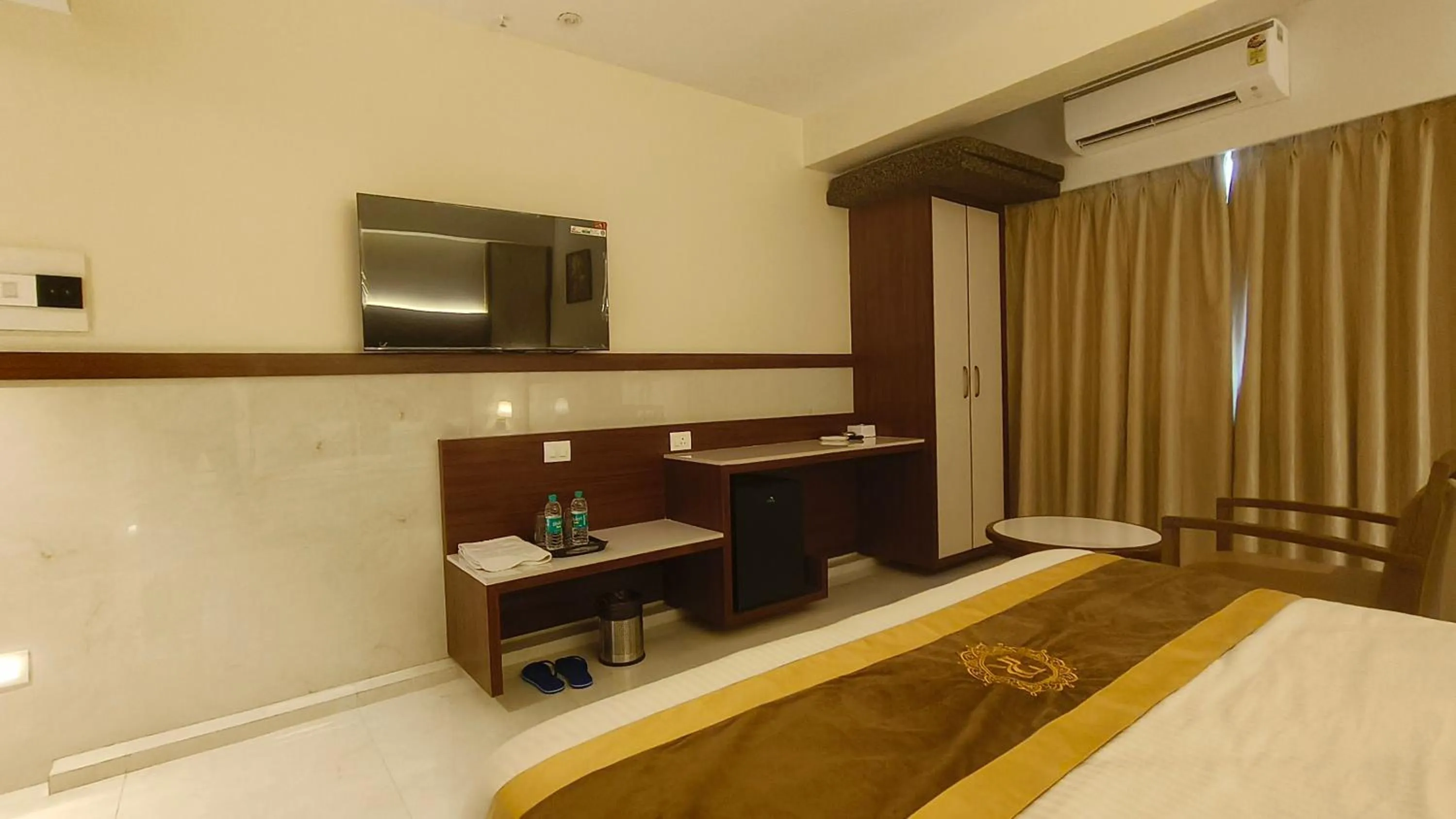Bedroom, Bed in Hotel Prestige Residency