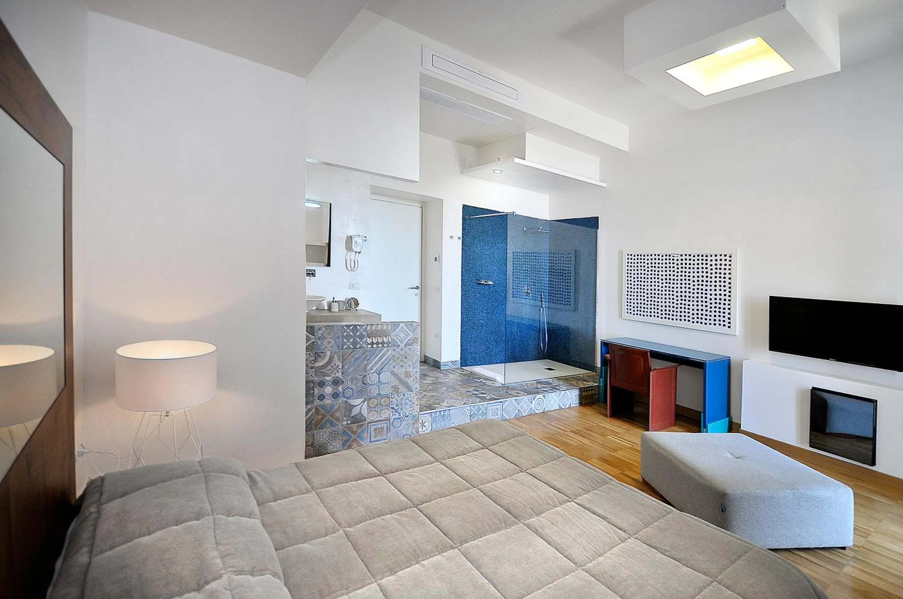 Shower, Bed in Villa Battista srl