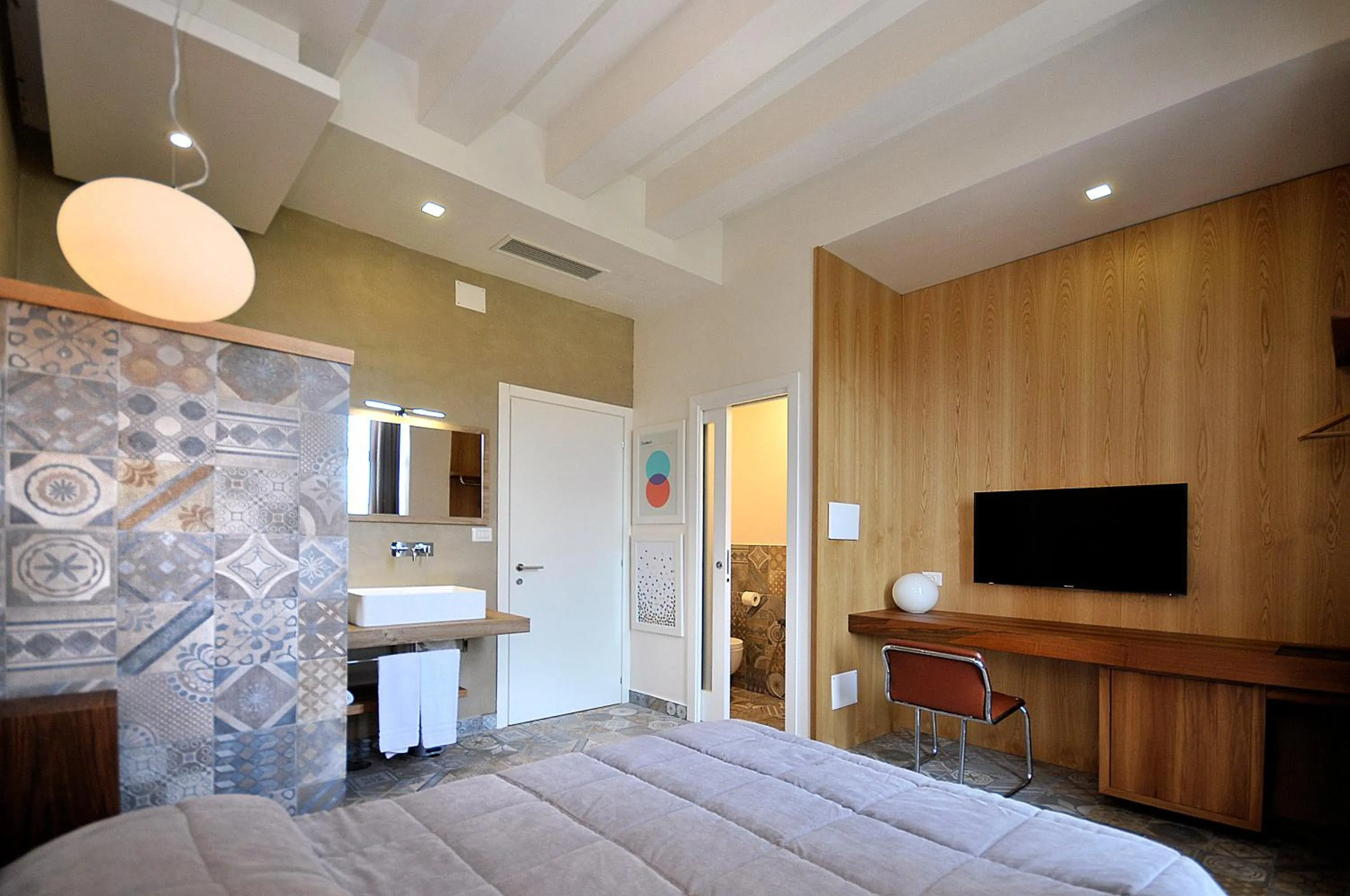 Toilet, Bed in Villa Battista srl