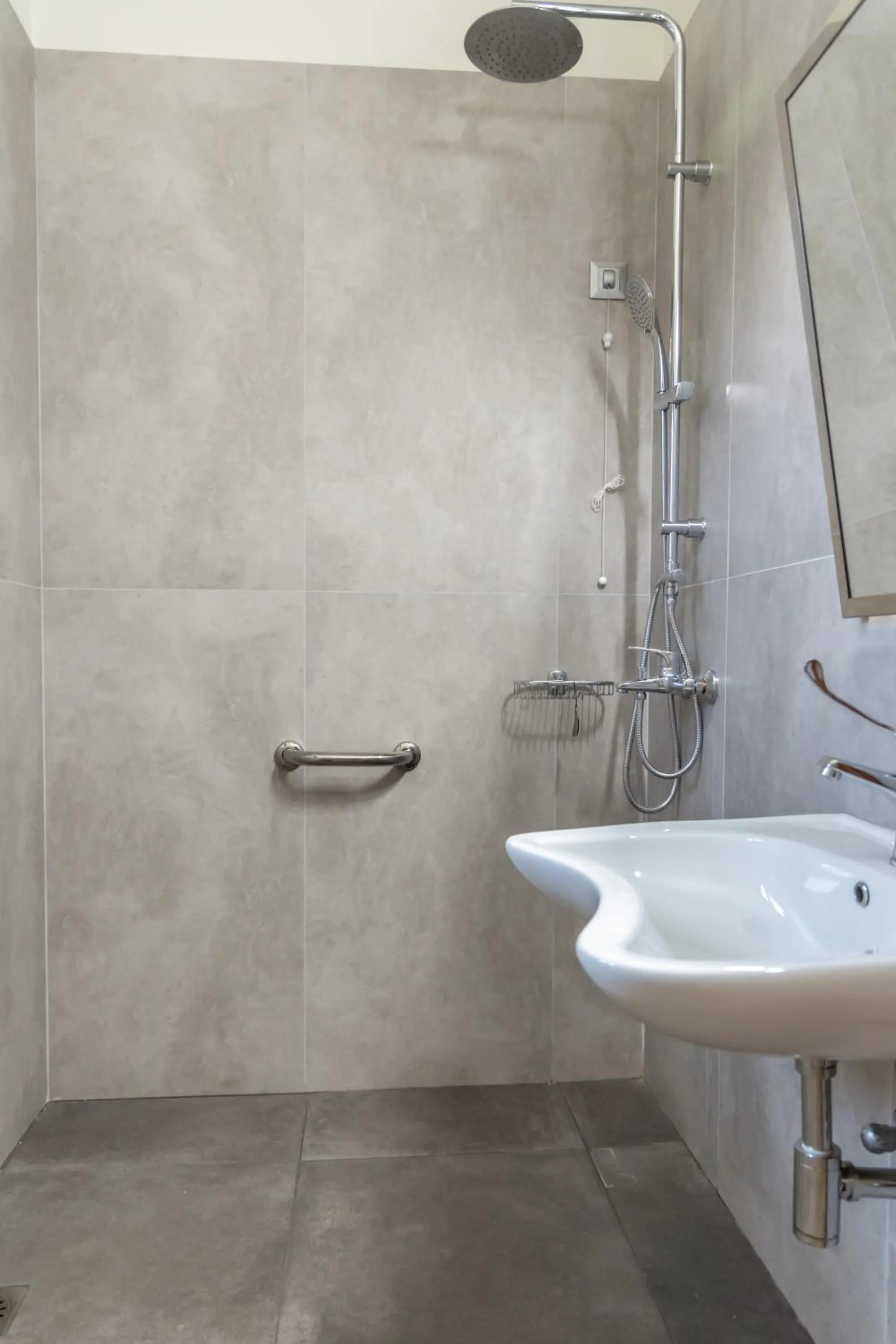 Bathroom in Armenopetra View Gerolimenas