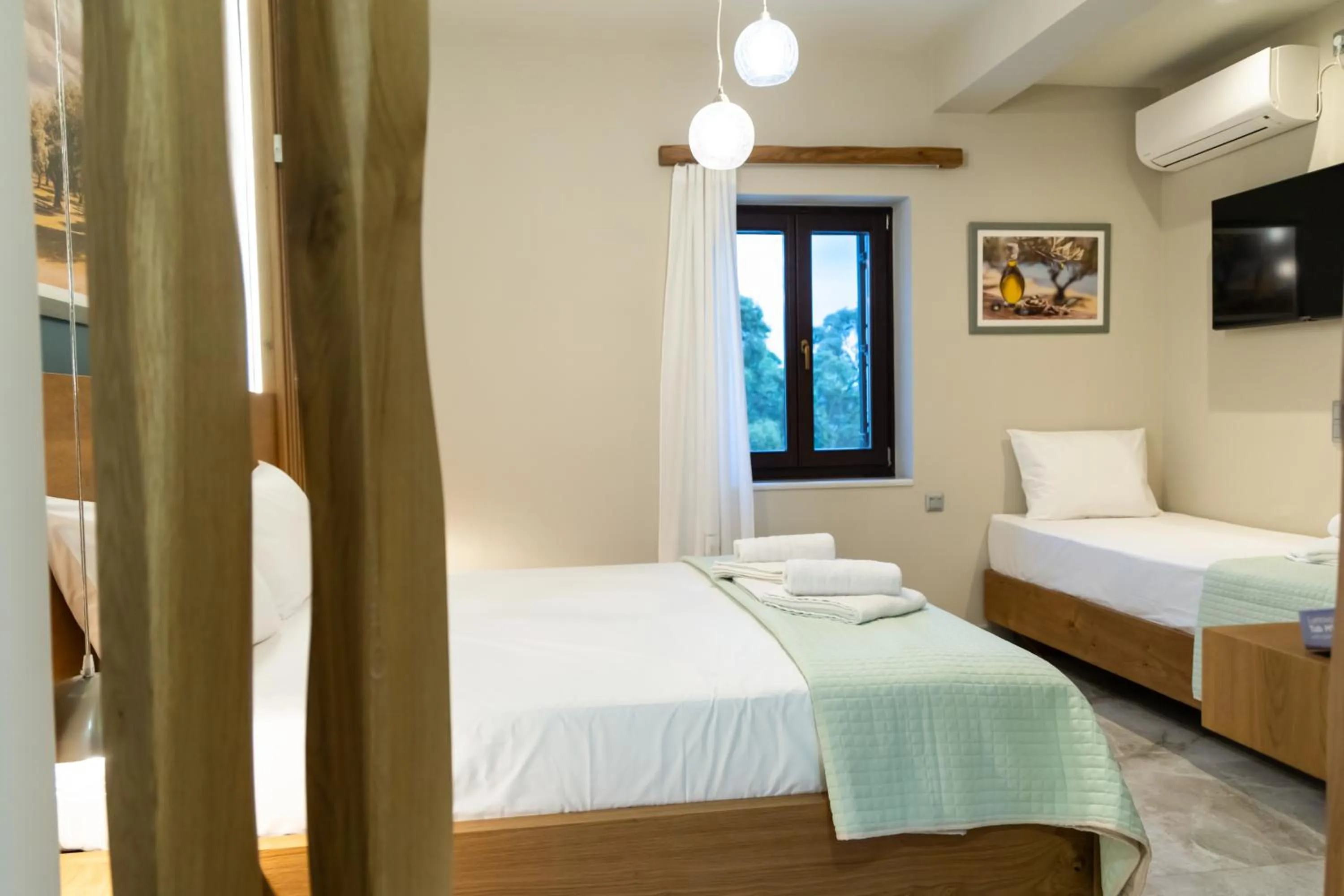 Photo of the whole room, Bed in Armenopetra View Gerolimenas