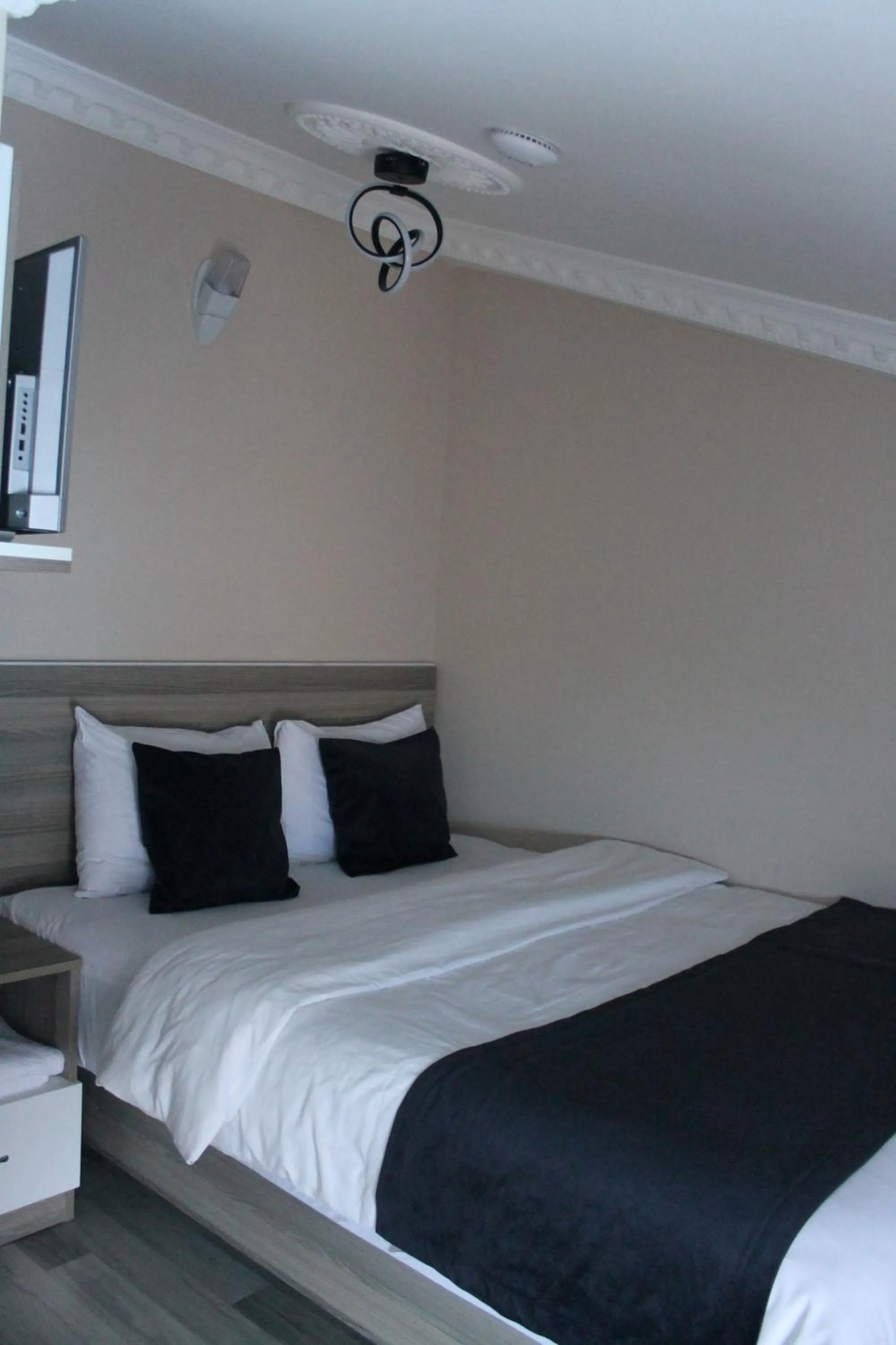 Bed in Uzungöl Öztürk Hotel