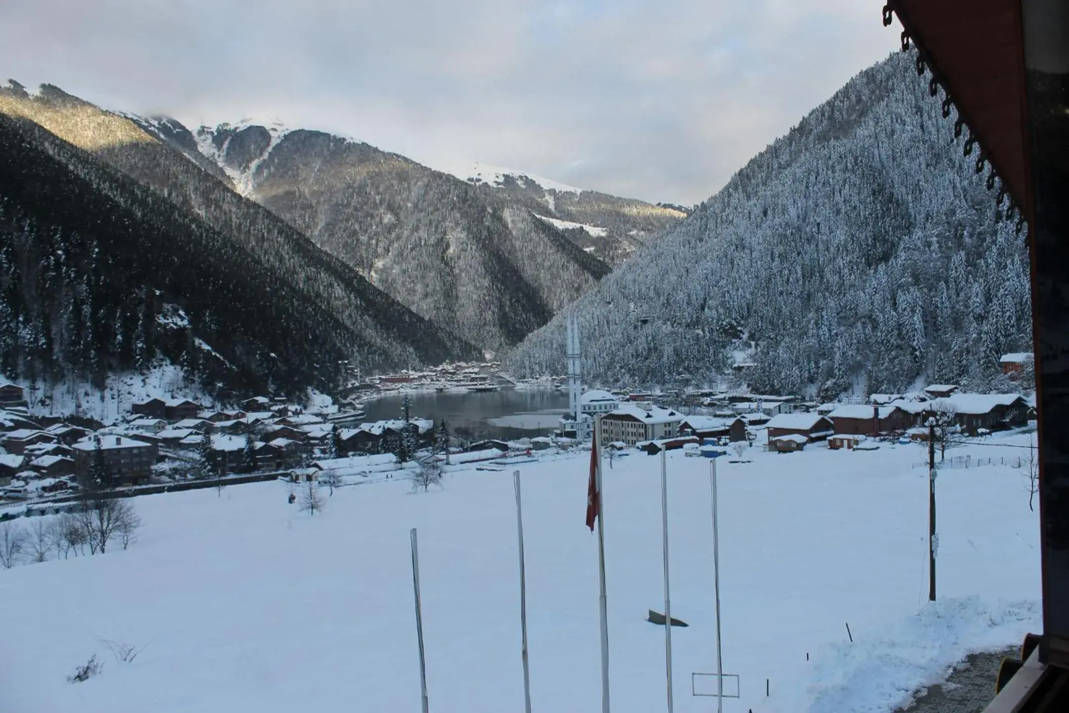 Quadruple Room with Balcony in Uzungöl Öztürk Hotel Quadruple Room with Balcony in Uzungöl Öztürk Hotel