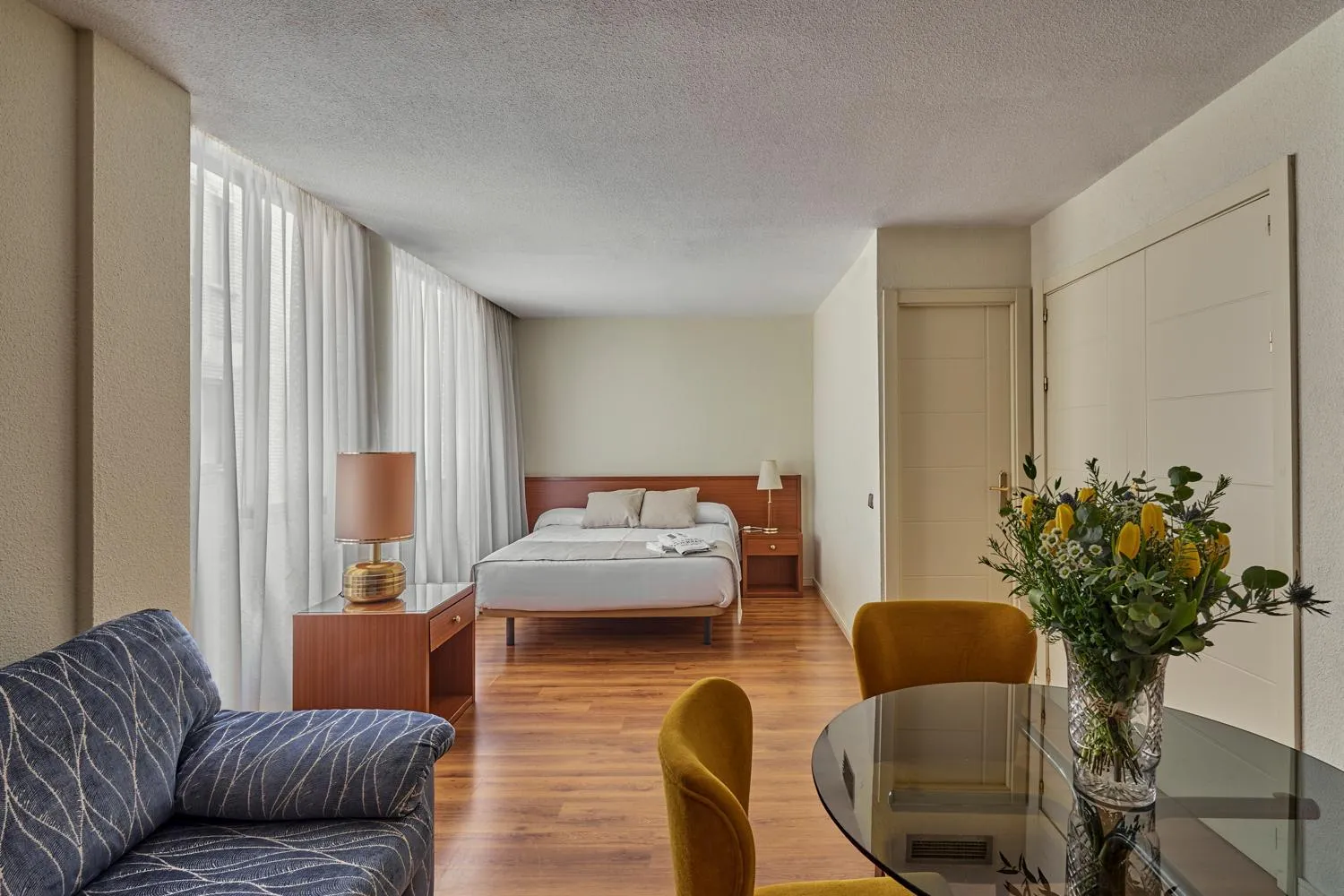 Bed in Apartamentos Juan Bravo