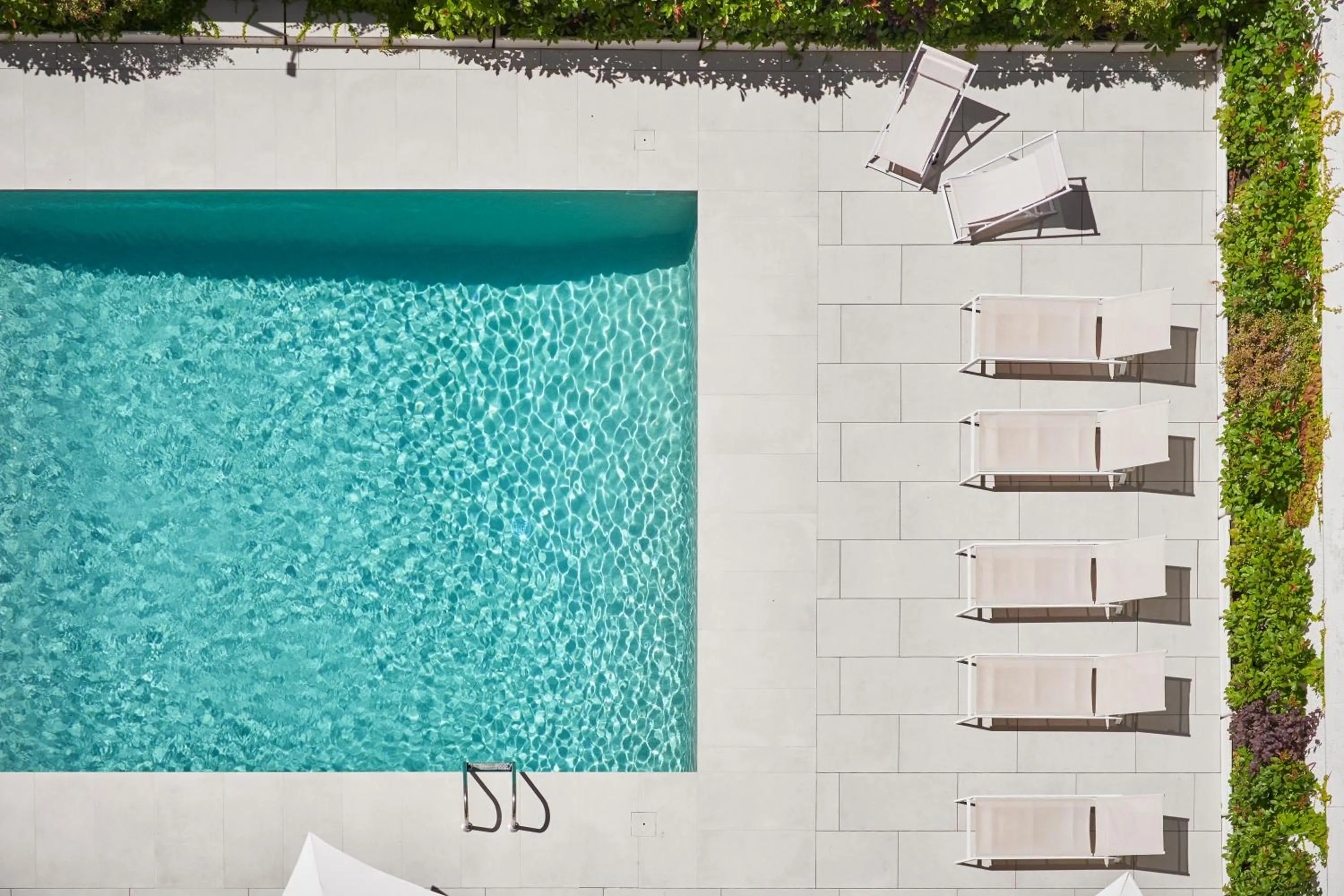 Day in Apartamentos Juan Bravo