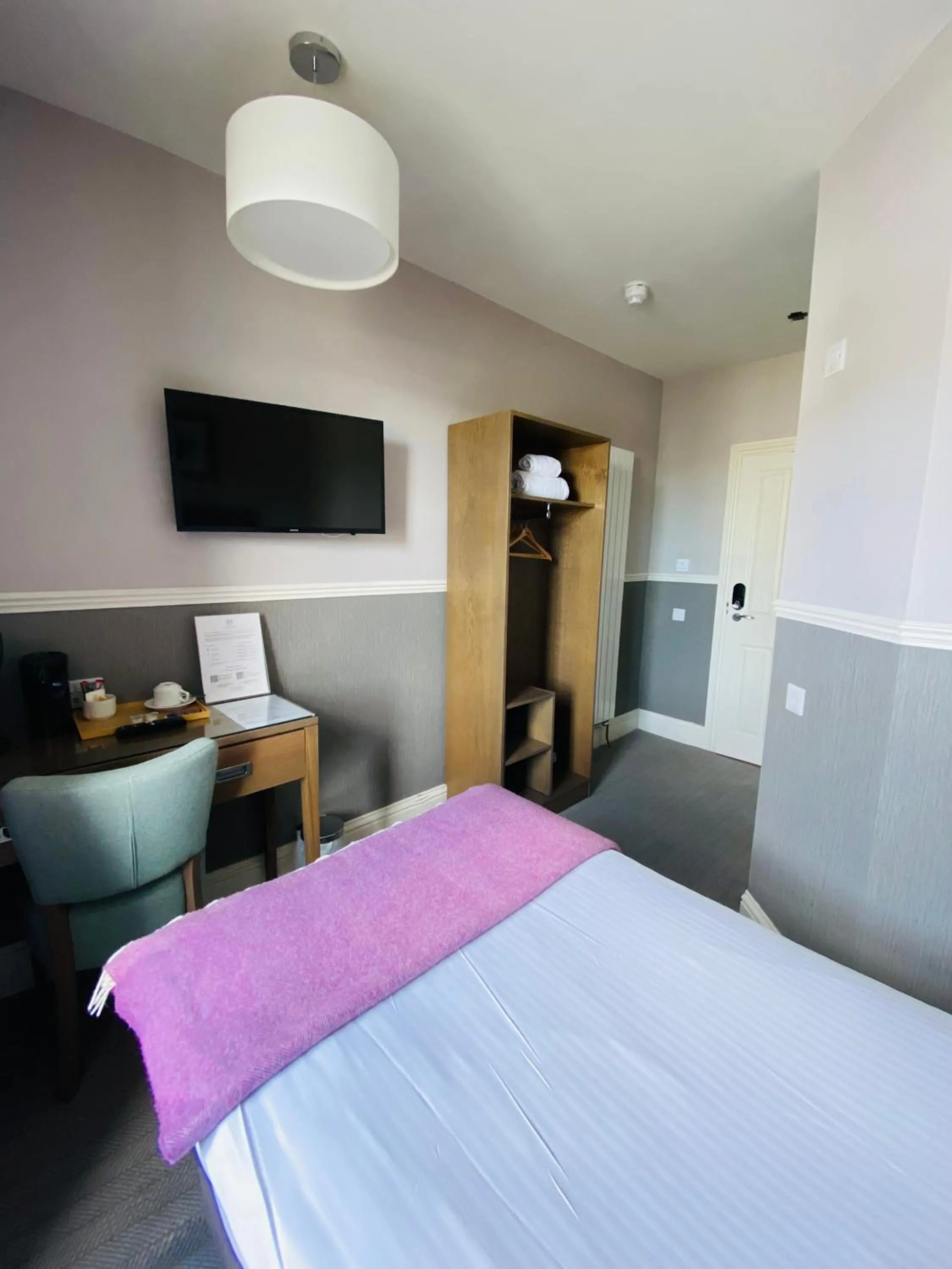 Bedroom, Bed in Balmacara Hotel