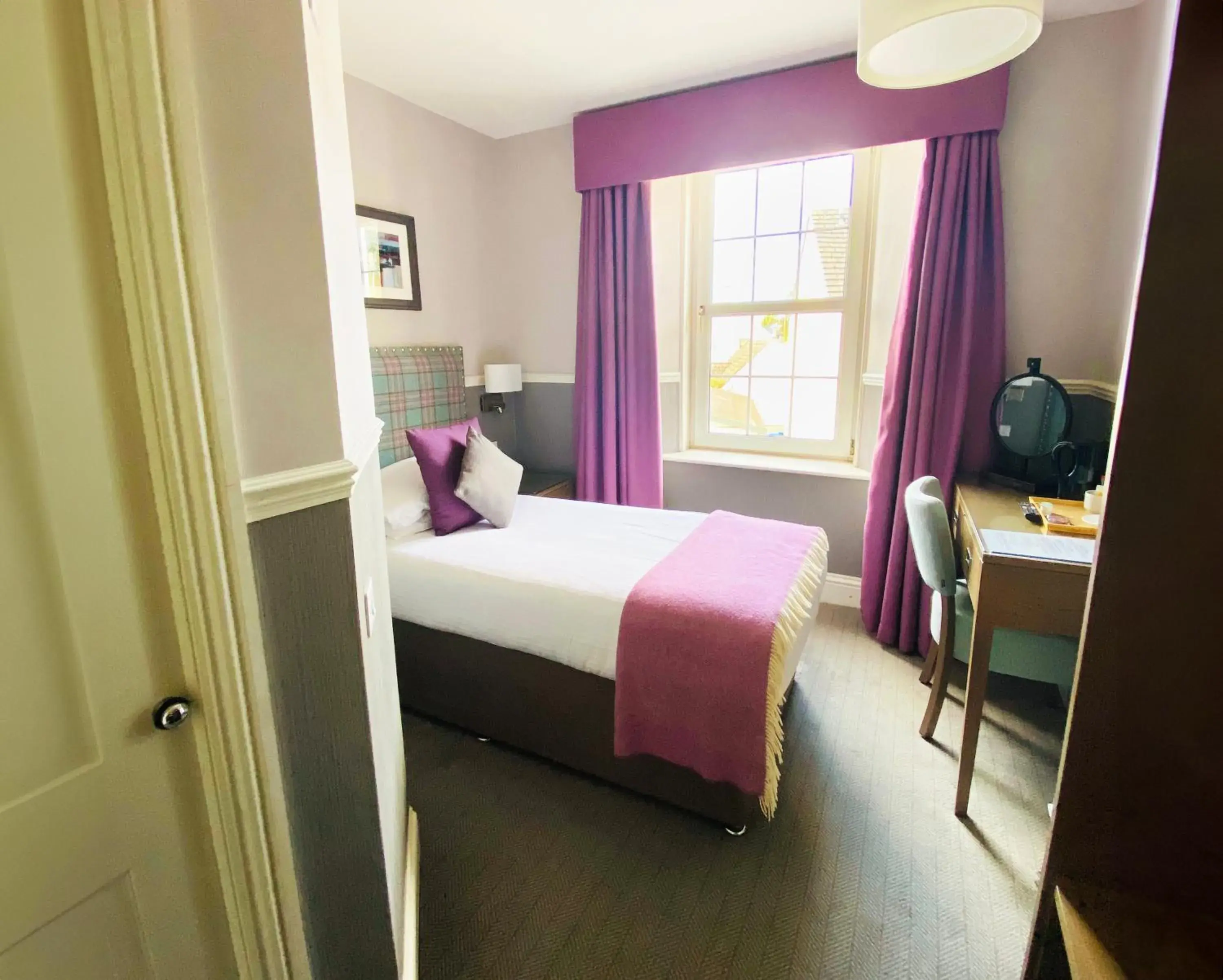 Classic Single Room in Balmacara Hotel Classic Single Room in Balmacara Hotel