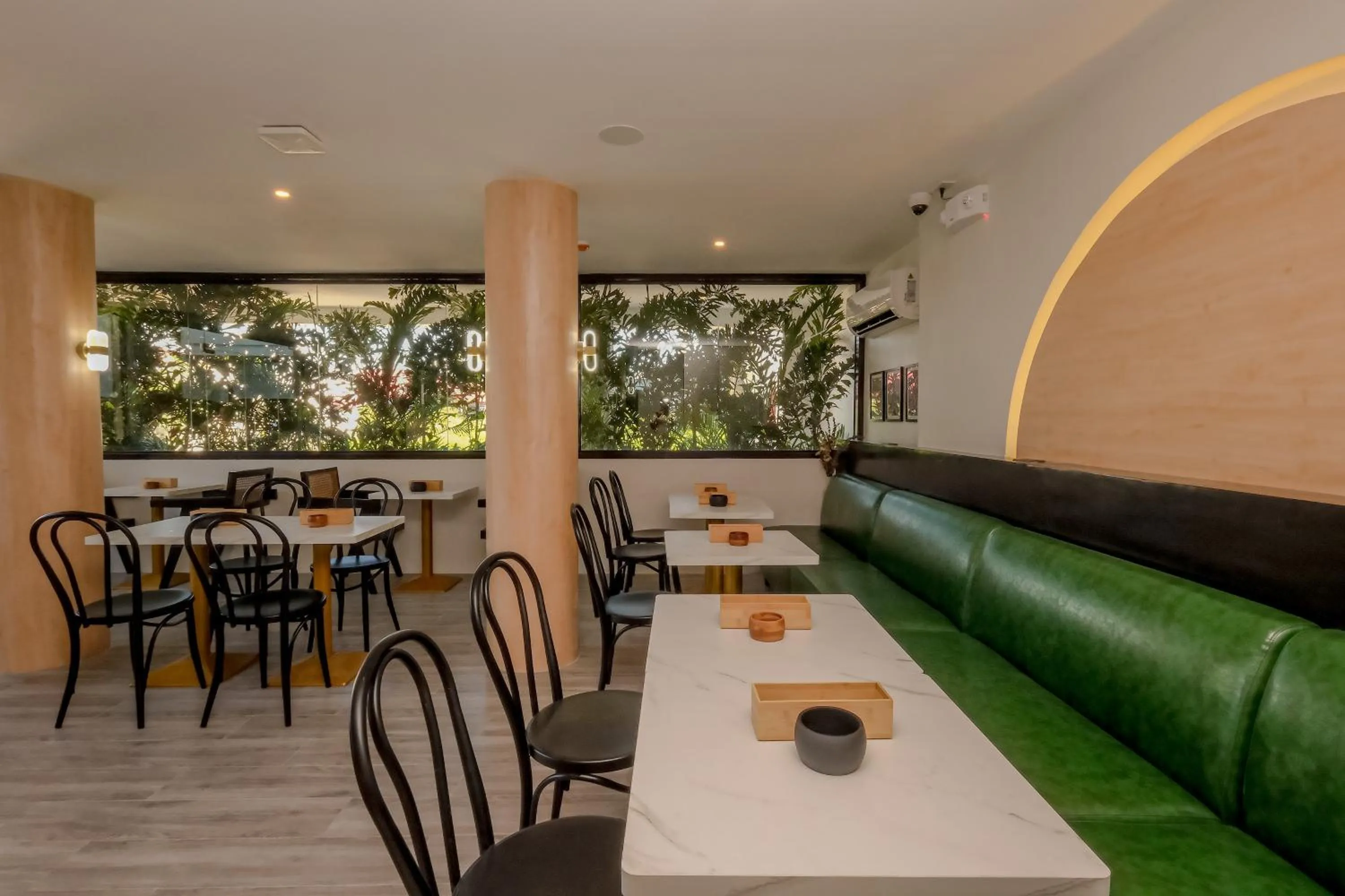 Restaurant/places to eat in The Quarters by Rosey