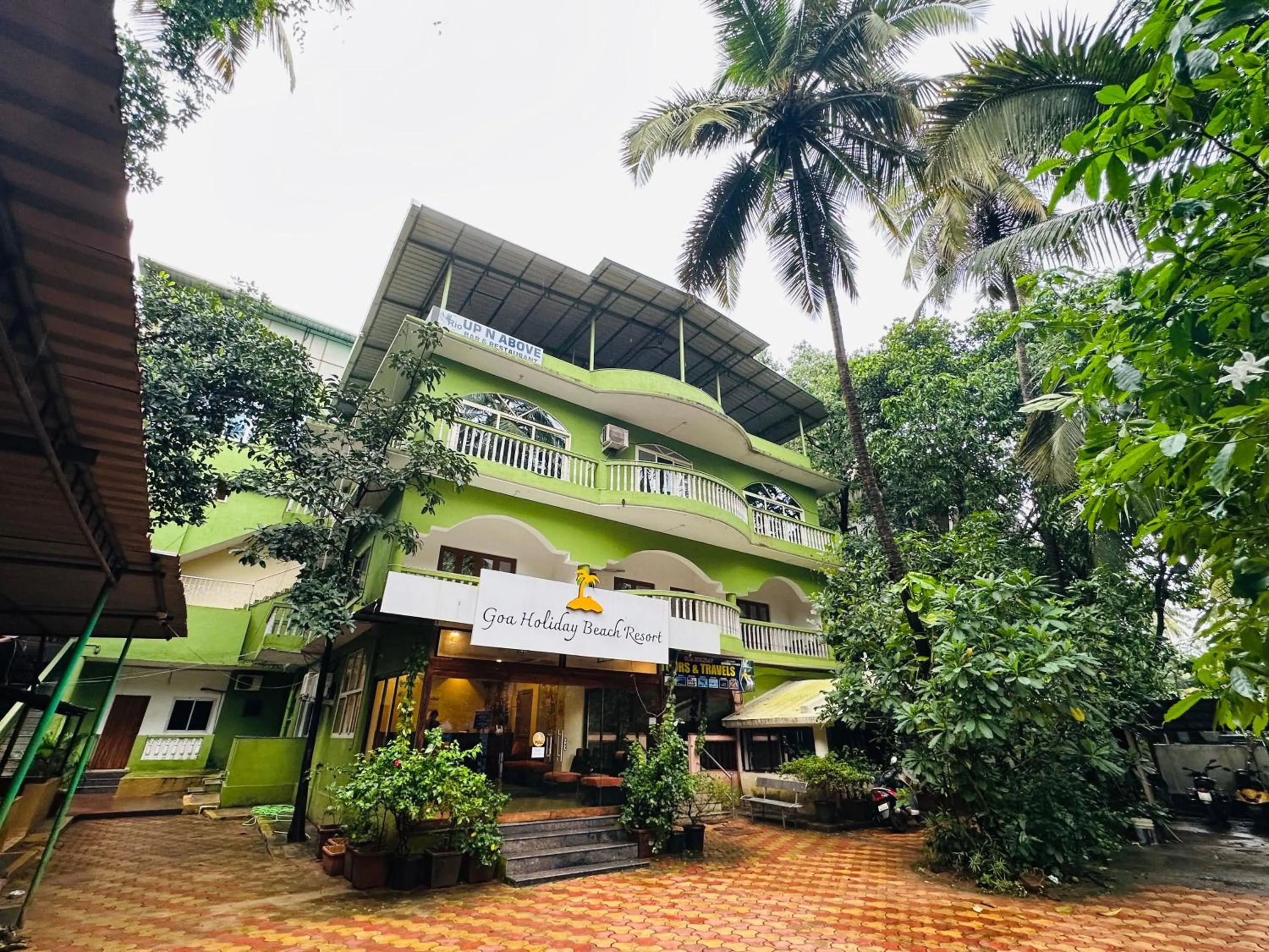 Property building in Goa Holiday Beach Resort