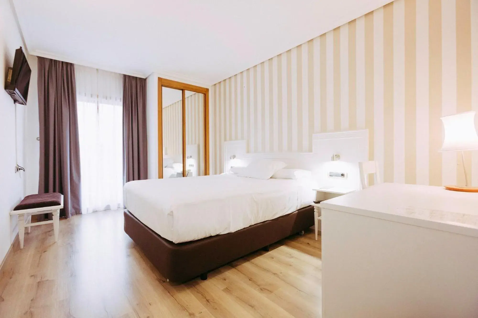 Interior Double Room in Hotel Alfonso I Interior Double Room in Hotel Alfonso I