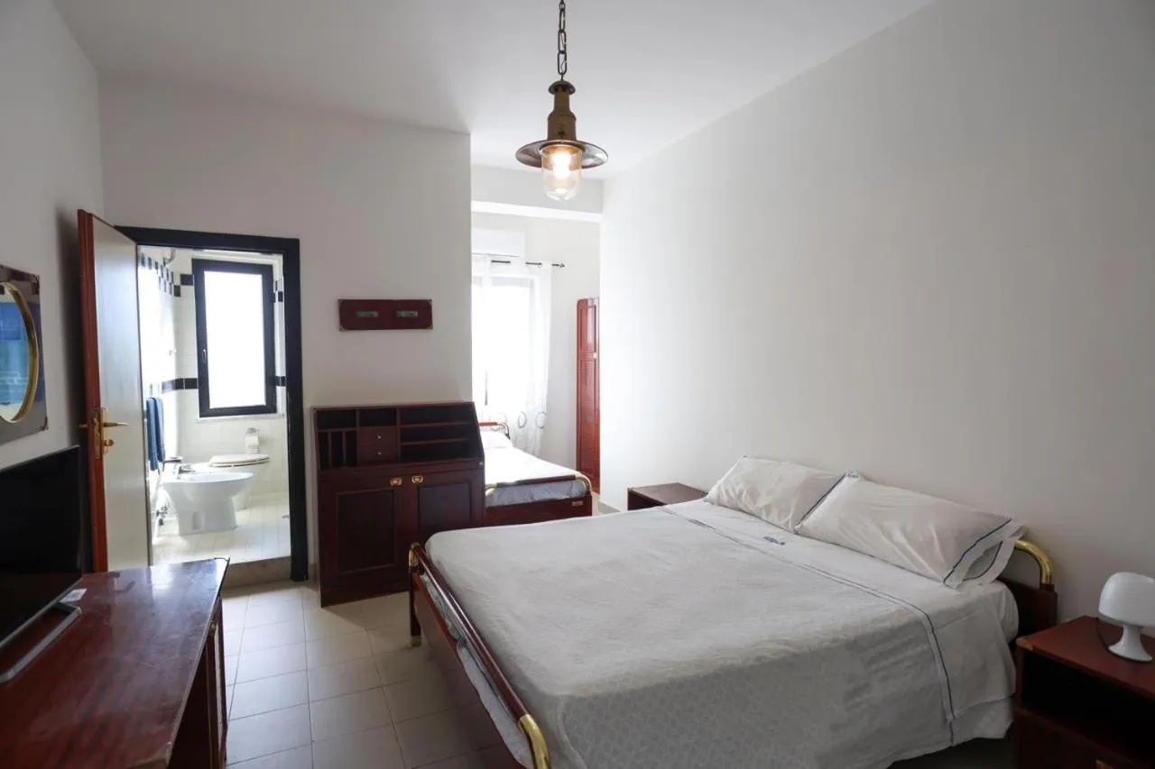 Bed in Hotel Barracuda