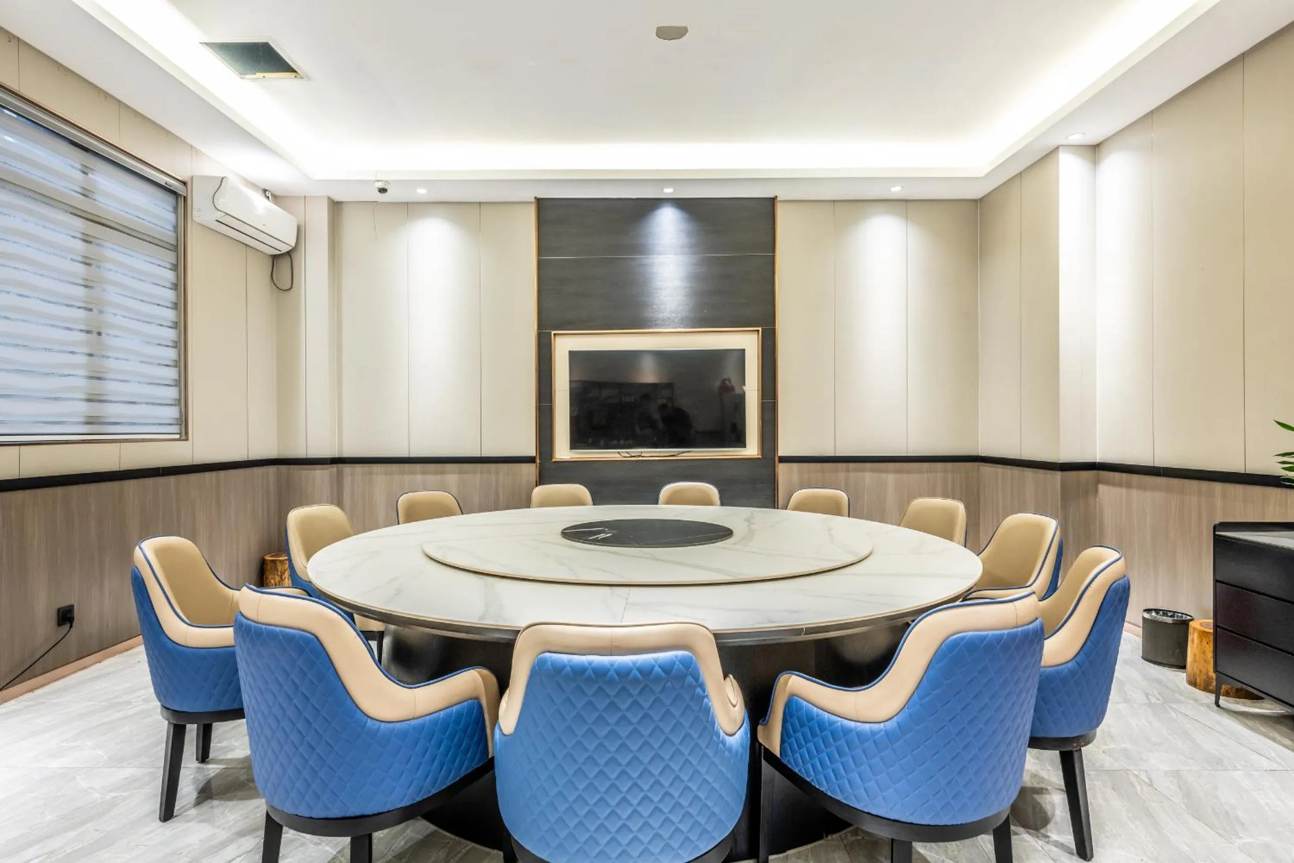 Dinner in Bole Jing Pin Hotel