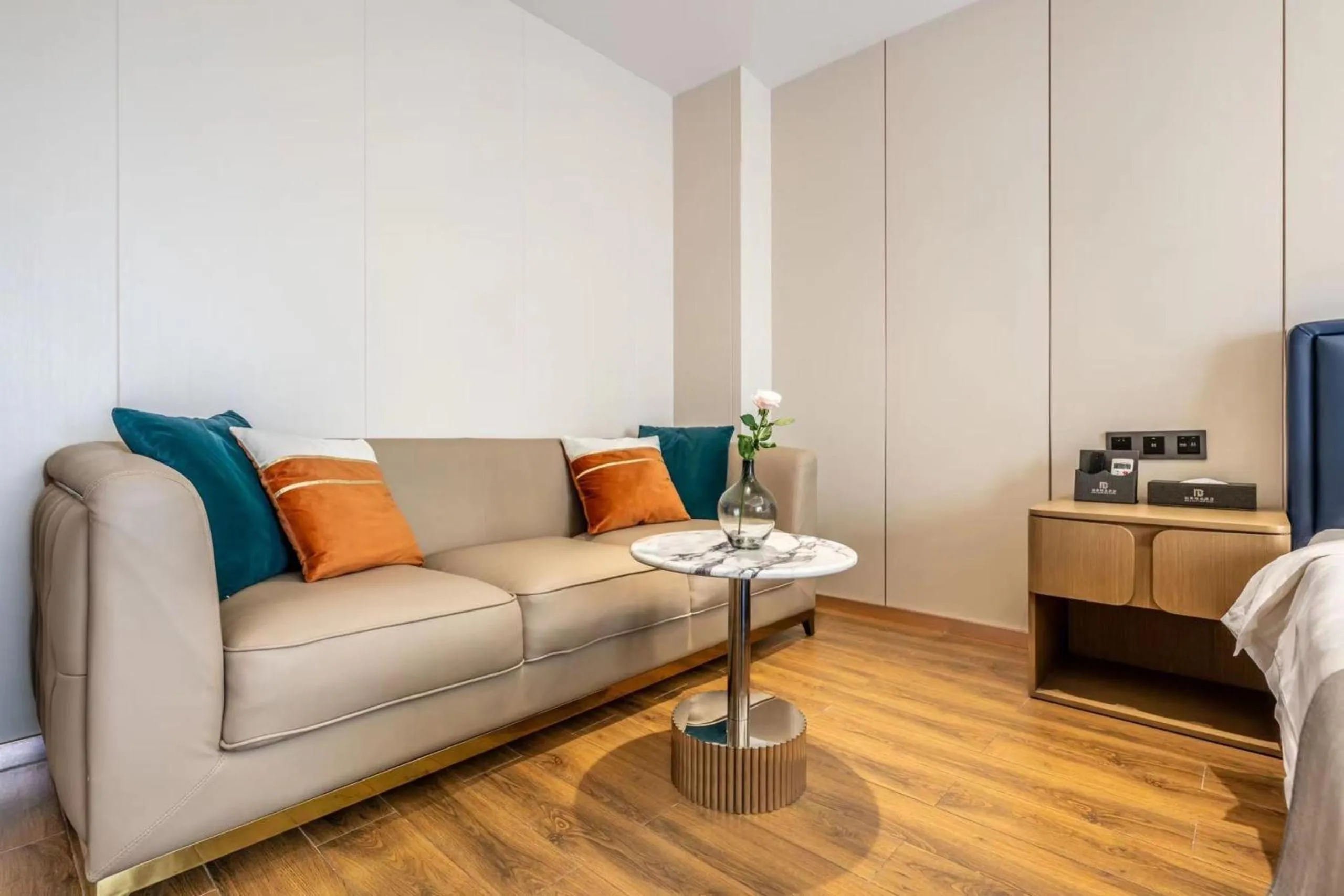 Seating area in Bole Jing Pin Hotel