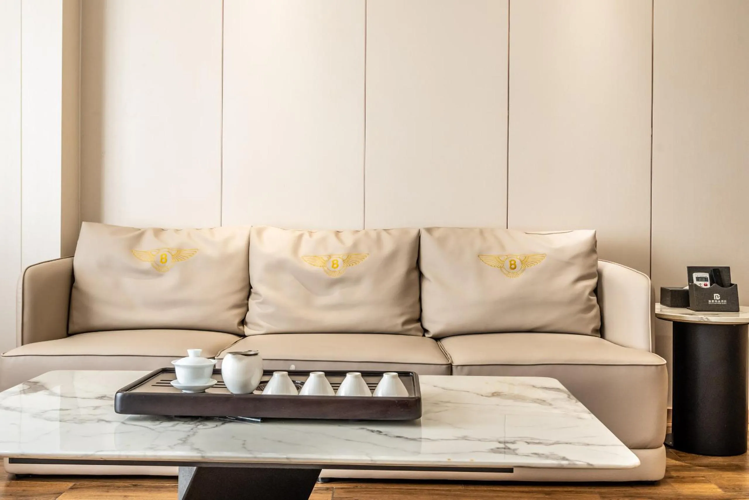 Seating area in Bole Jing Pin Hotel