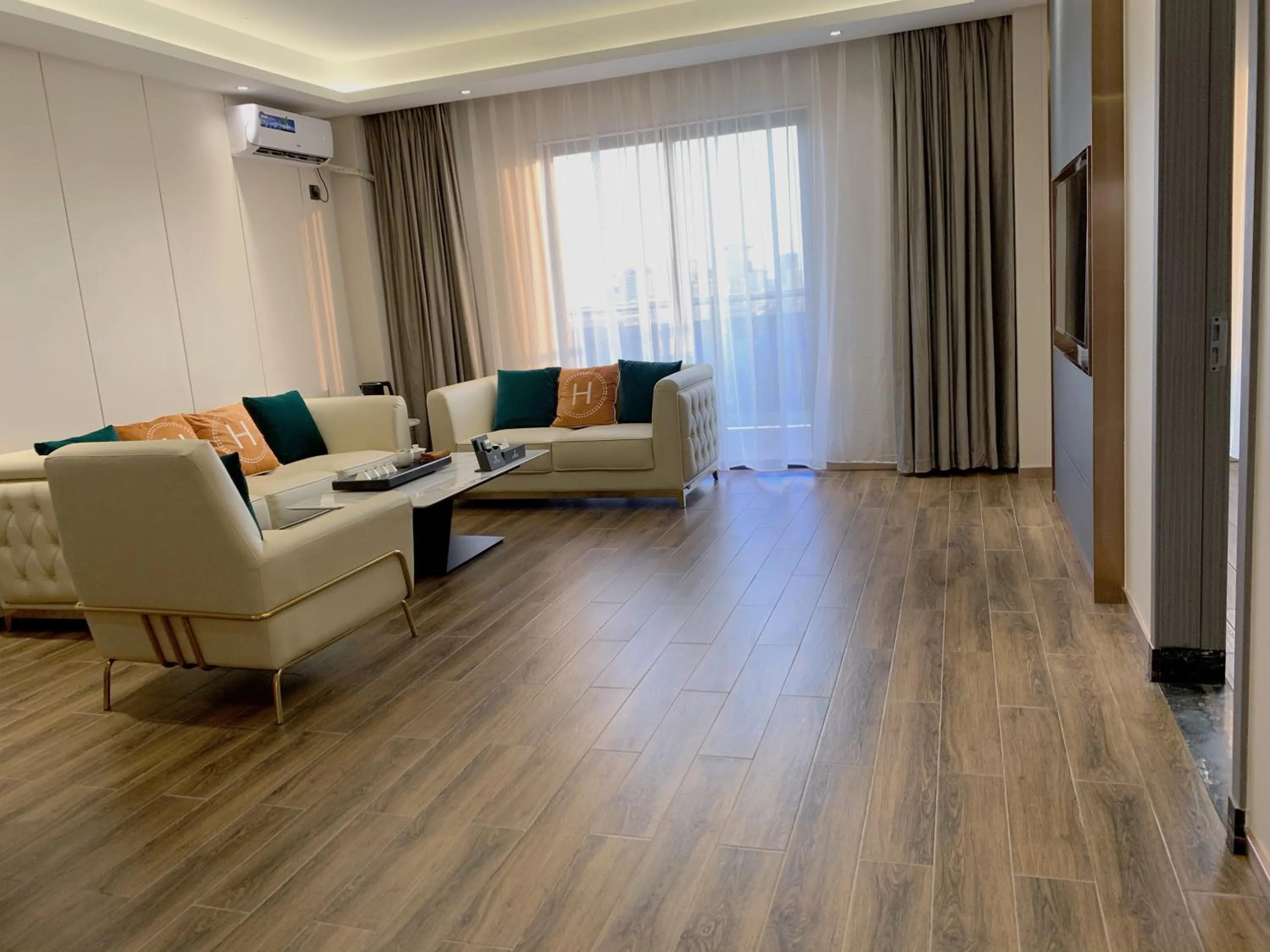 Living room in Bole Jing Pin Hotel