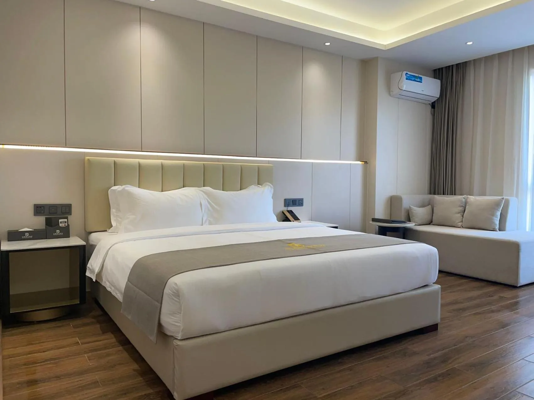 Bedroom, Bed in Bole Jing Pin Hotel