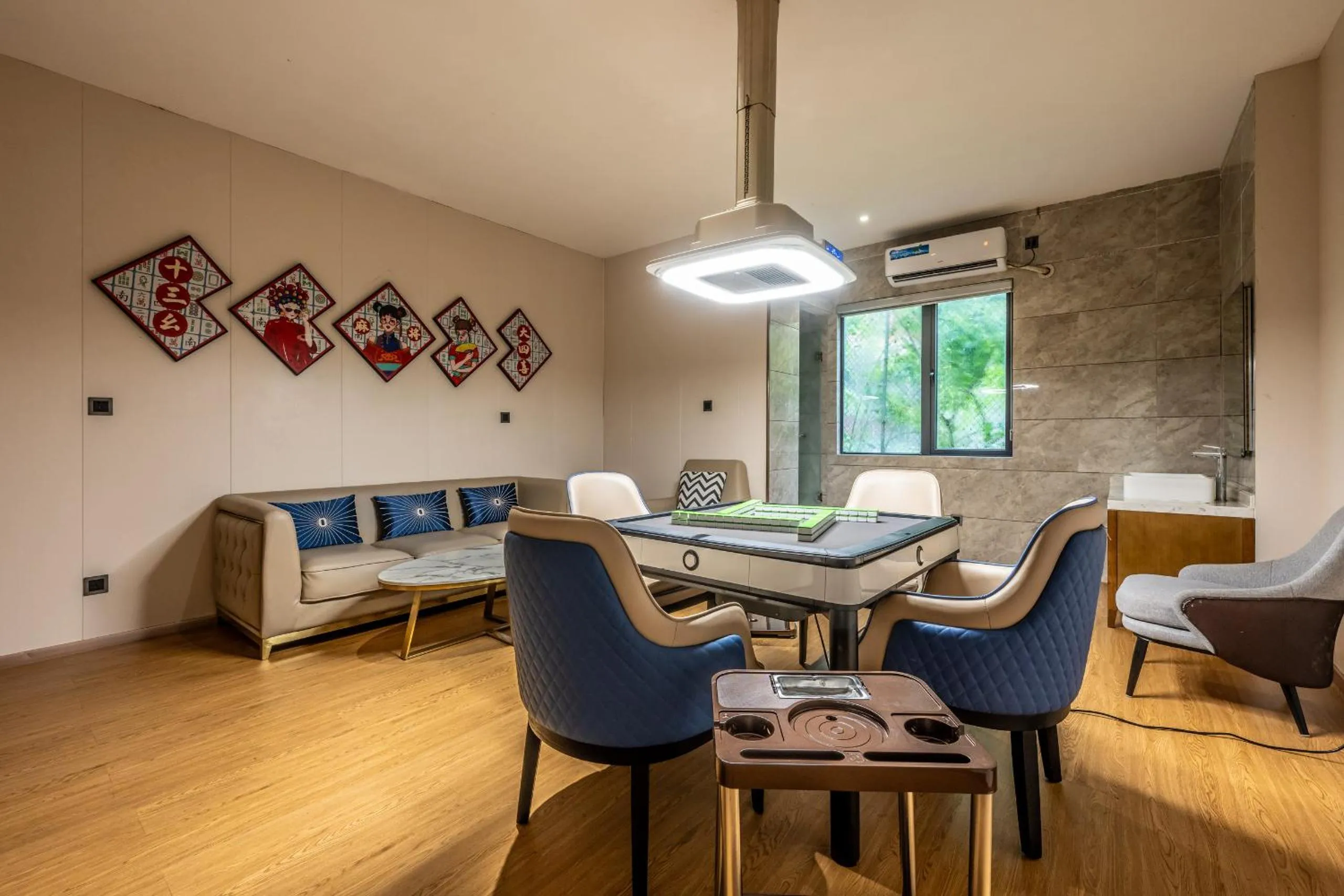 Game Room in Bole Jing Pin Hotel