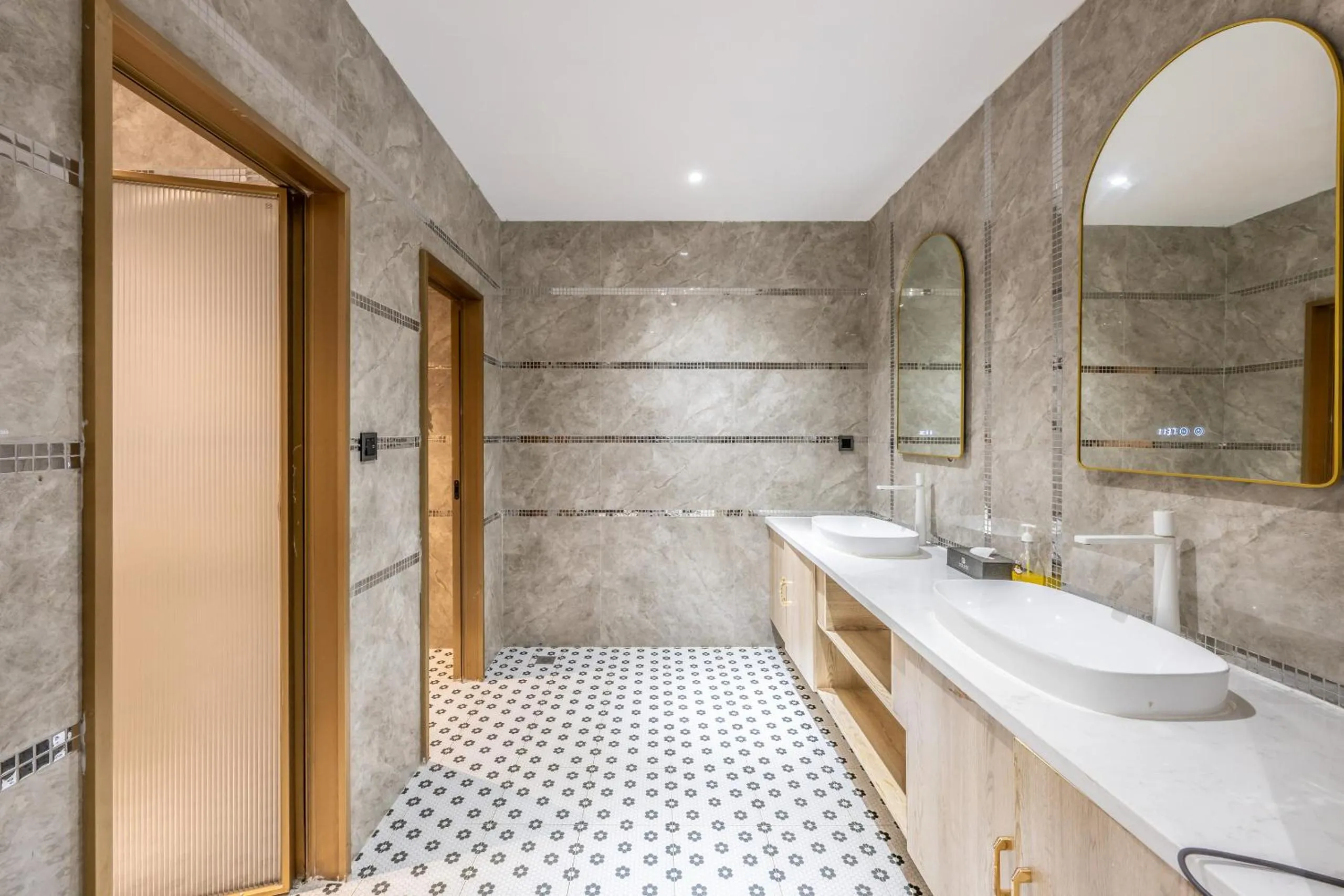 Bathroom in Bole Jing Pin Hotel