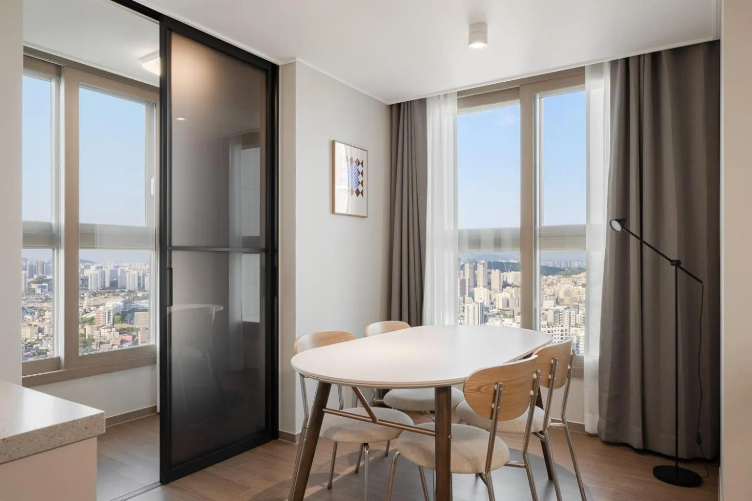 Dining area in Urbanstay Incheon ChinaTown