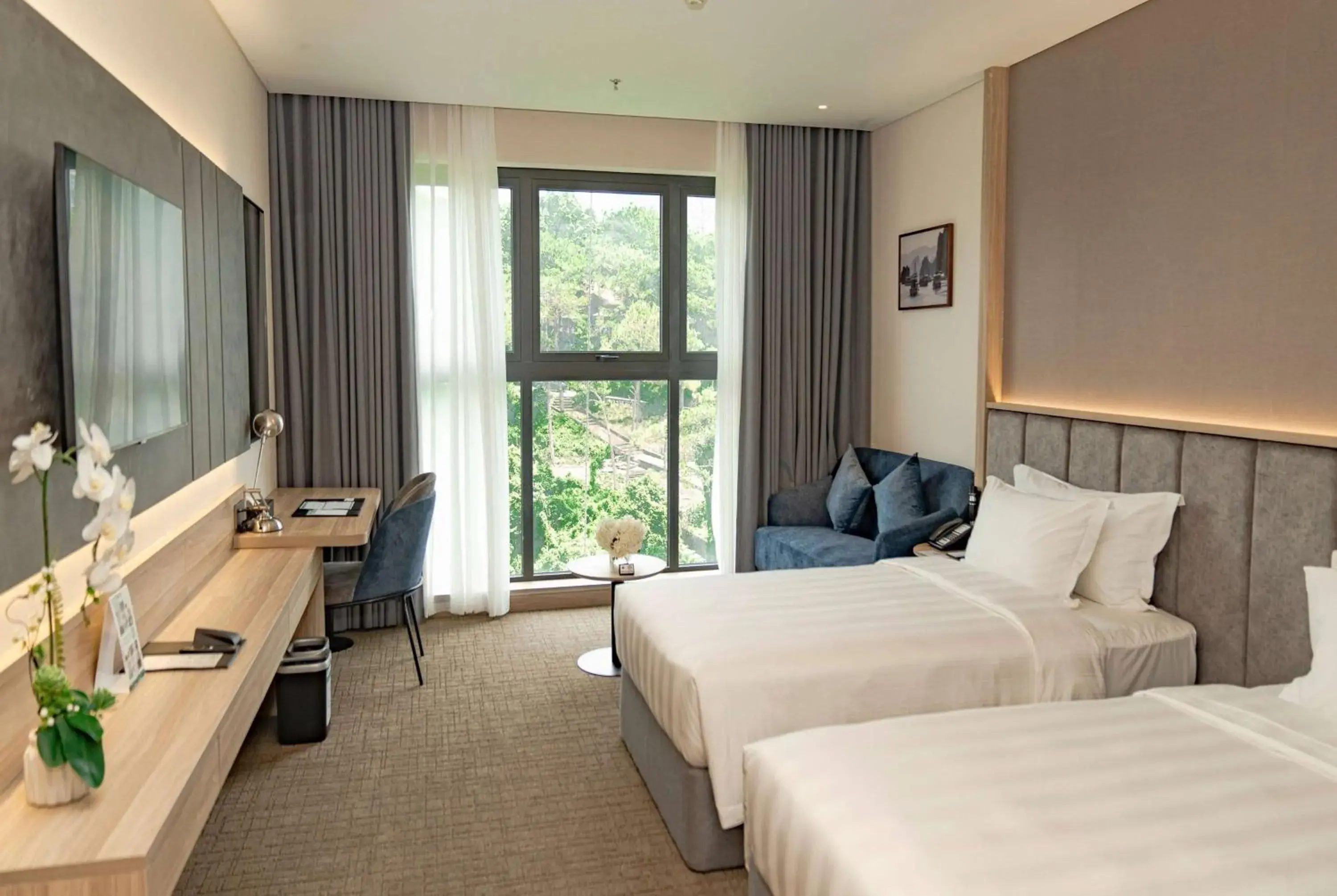 Superior Garden Twin Room with Hill View - Mobility Accessible in Wyndham Garden Legend Halong Superior Garden Twin Room with Hill View - Mobility Accessible in Wyndham Garden Legend Halong