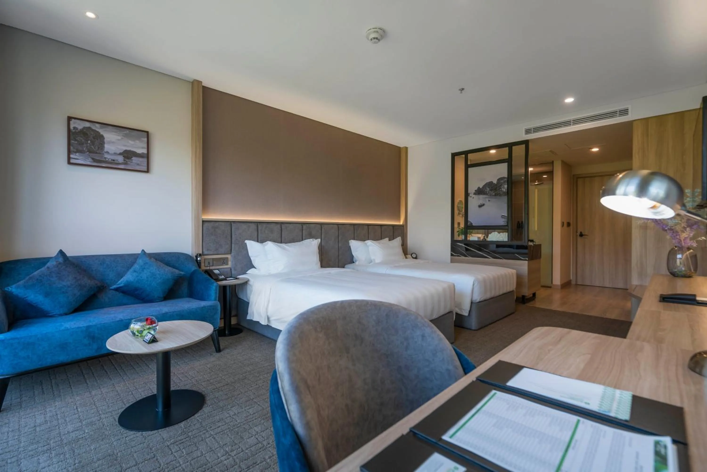 Photo of the whole room, Bed in Wyndham Garden Legend Halong