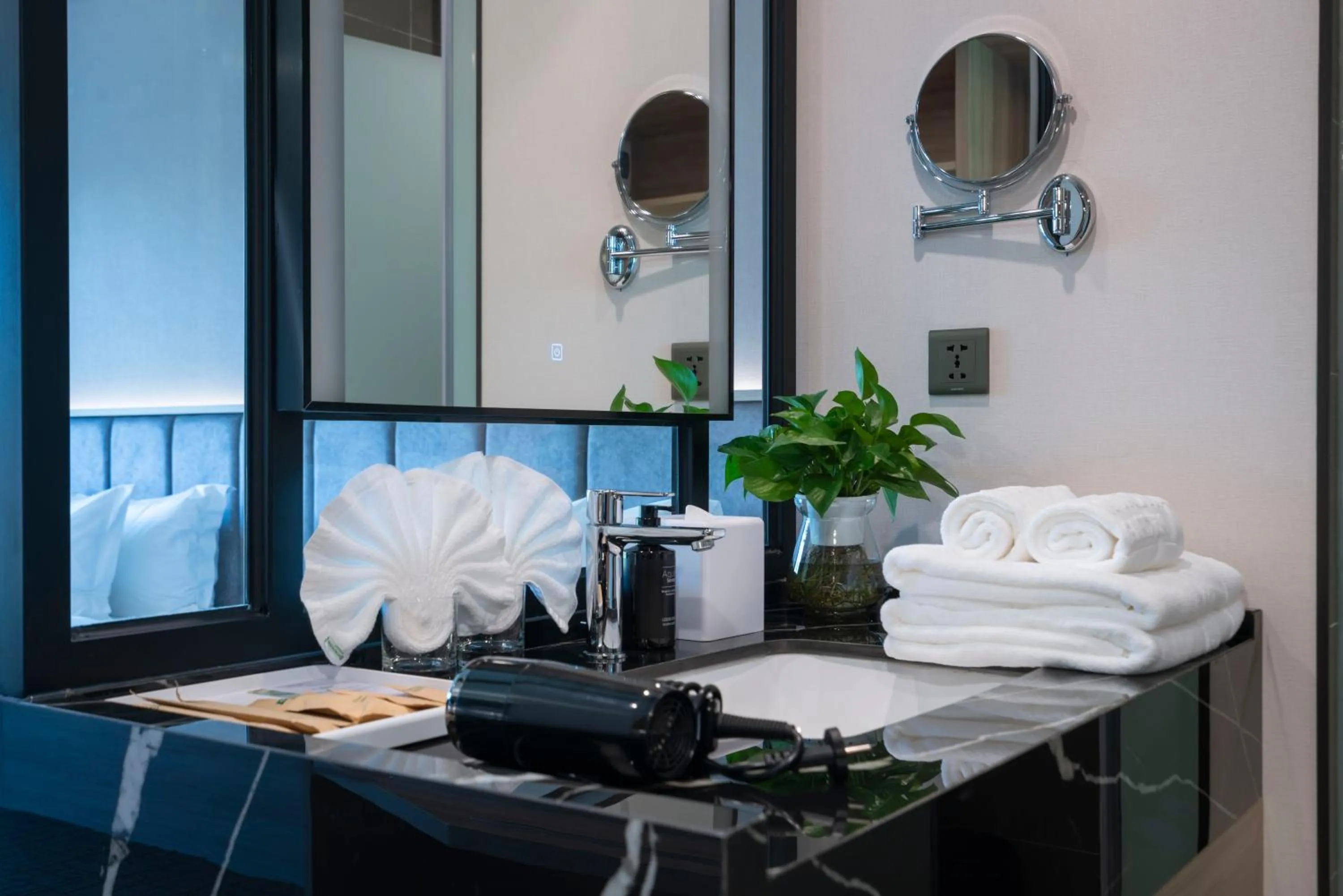 Bathroom in Wyndham Garden Legend Halong