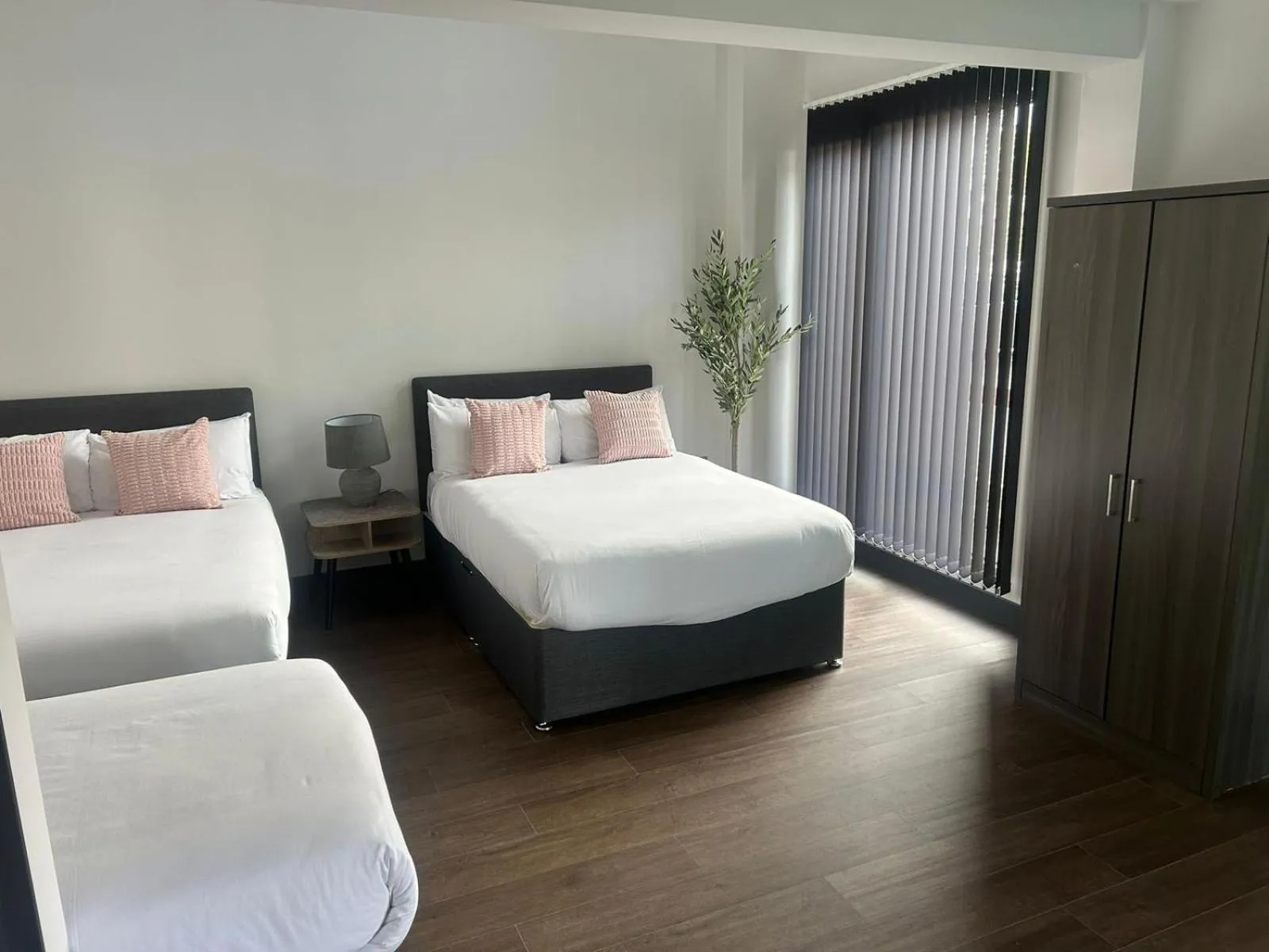 Bedroom, Bed in Dockside Aparthotel, Best Western Signature Collection