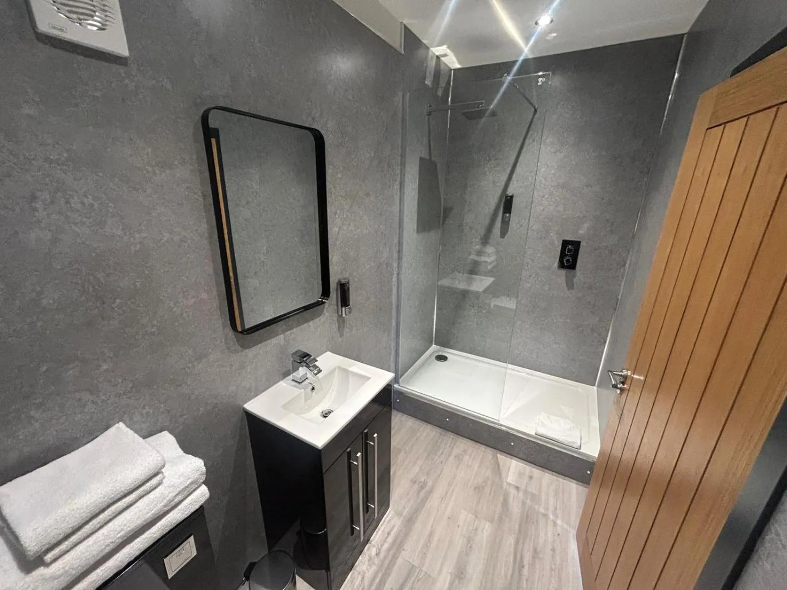 Bathroom in Dockside Aparthotel, Best Western Signature Collection