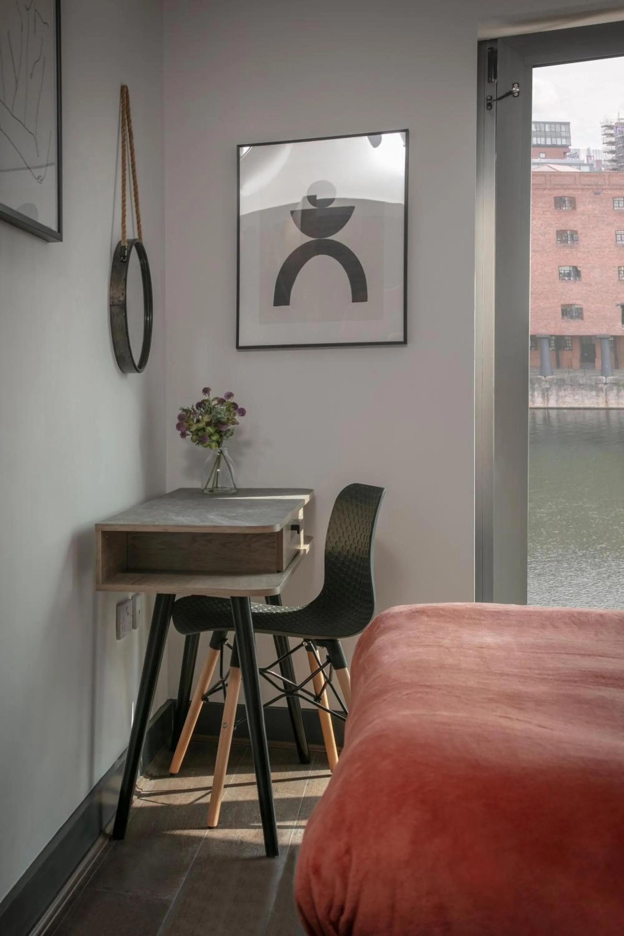 hair dresser in Dockside Aparthotel, Best Western Signature Collection