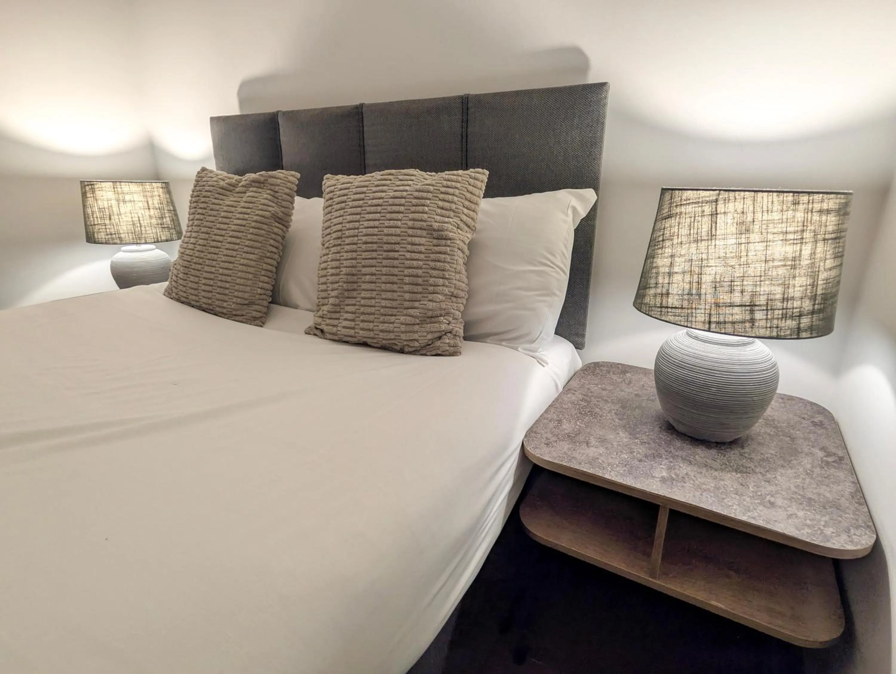 Bed in Dockside Aparthotel, Best Western Signature Collection