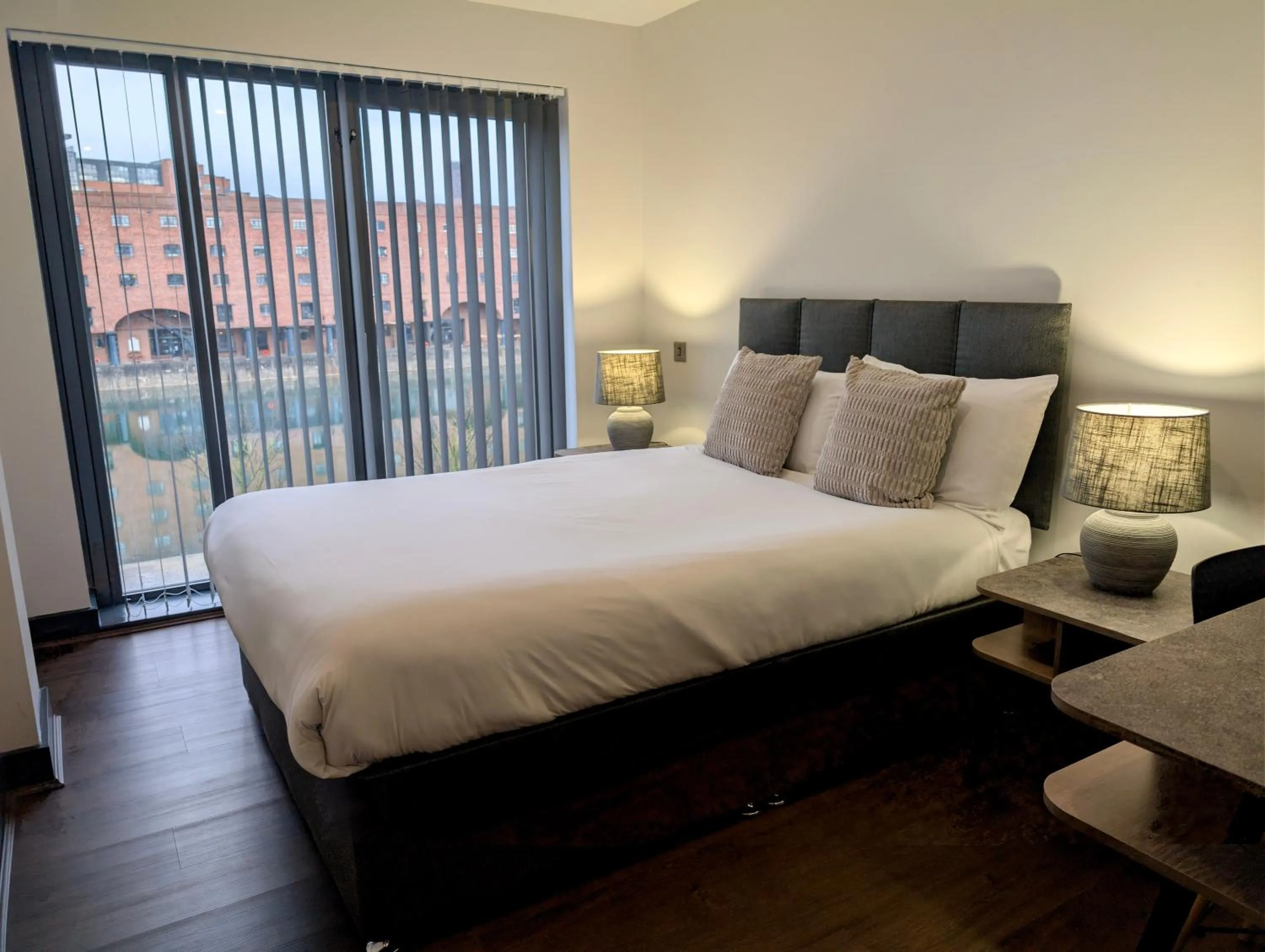 Bed in Dockside Aparthotel, Best Western Signature Collection