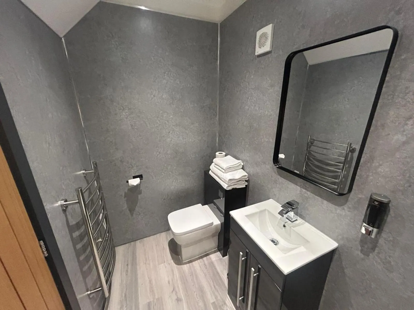 Bathroom in Dockside Aparthotel, Best Western Signature Collection