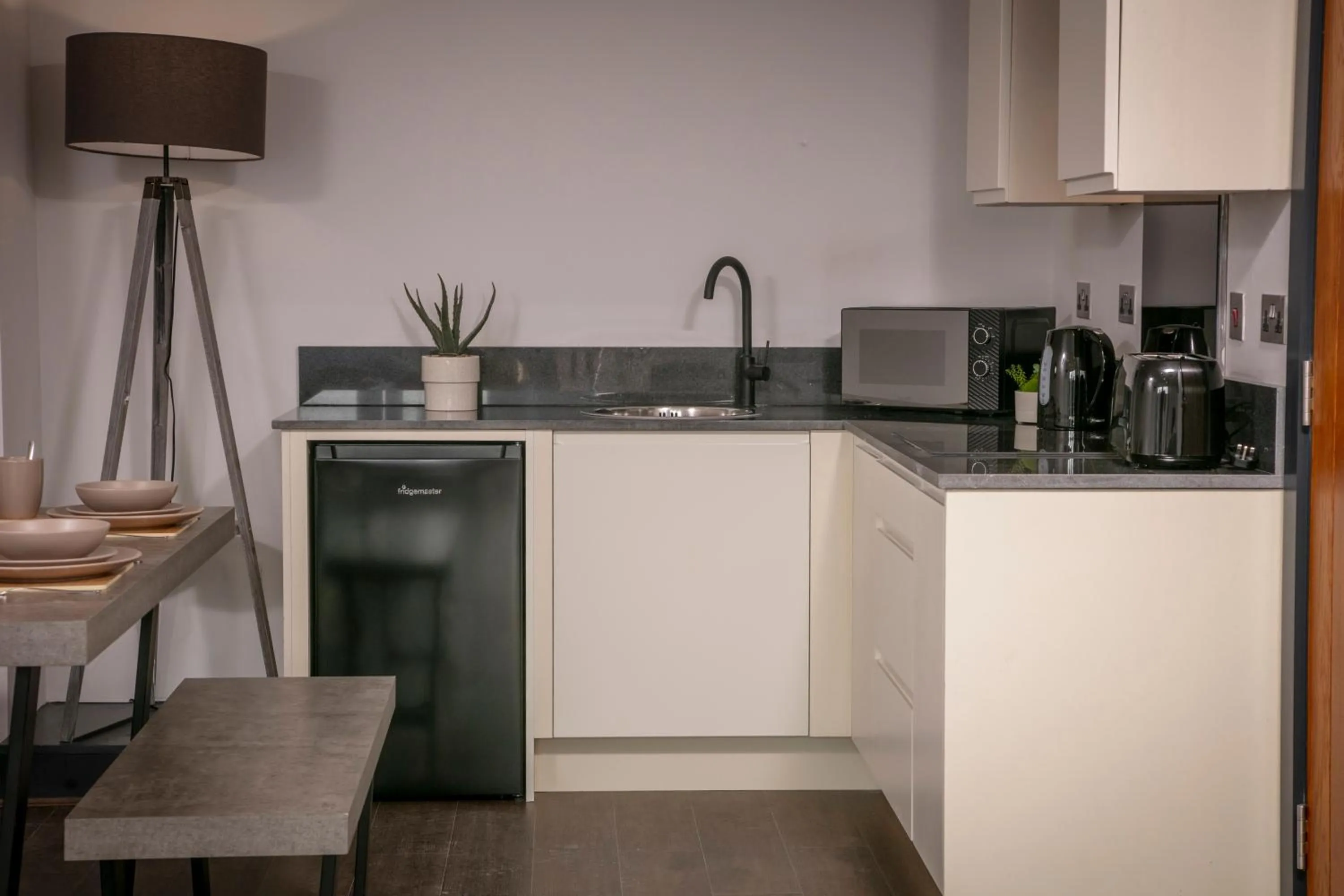 Coffee/tea facilities in Dockside Aparthotel, Best Western Signature Collection