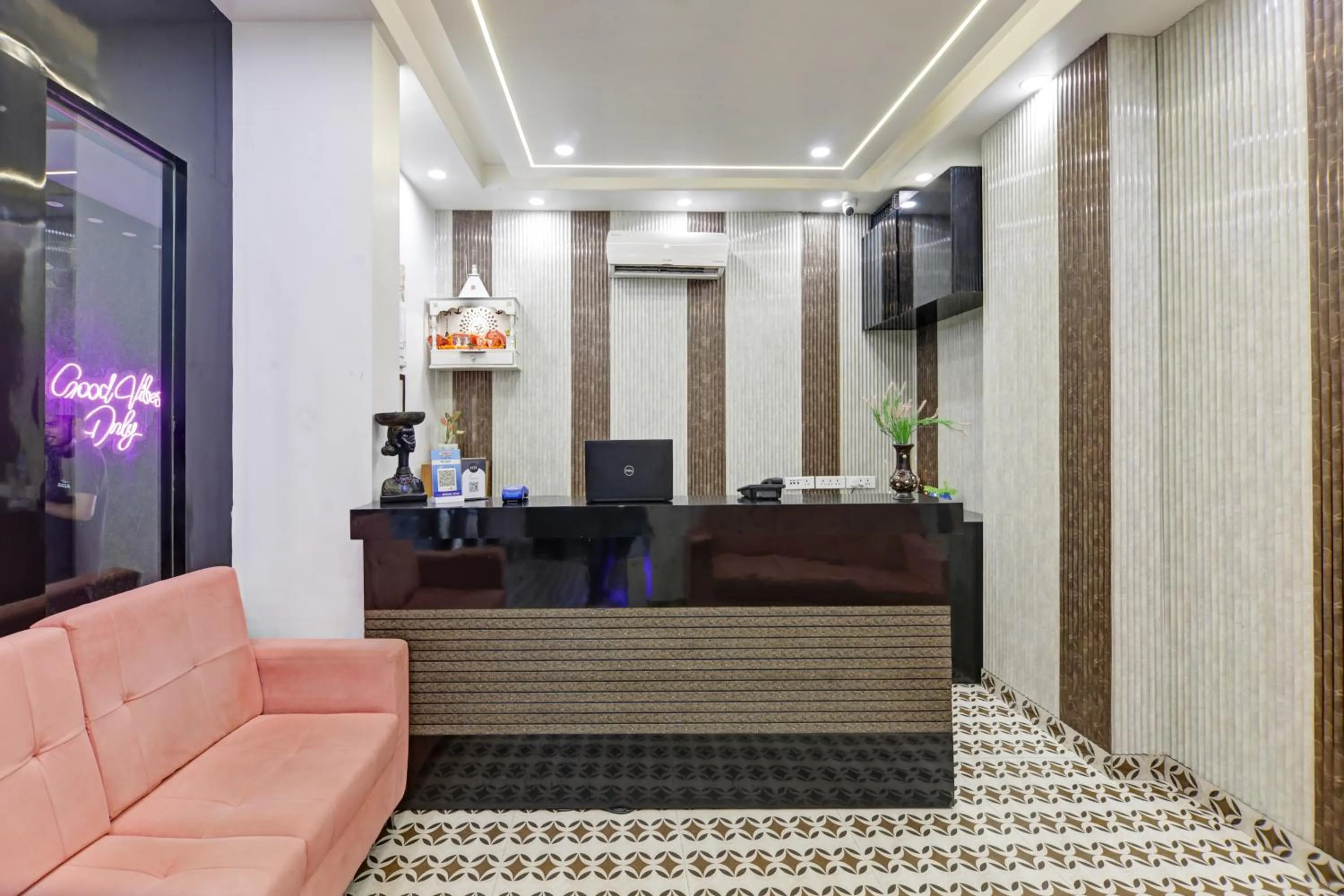 TV and multimedia in Hotel The Rasa at Vasundhara