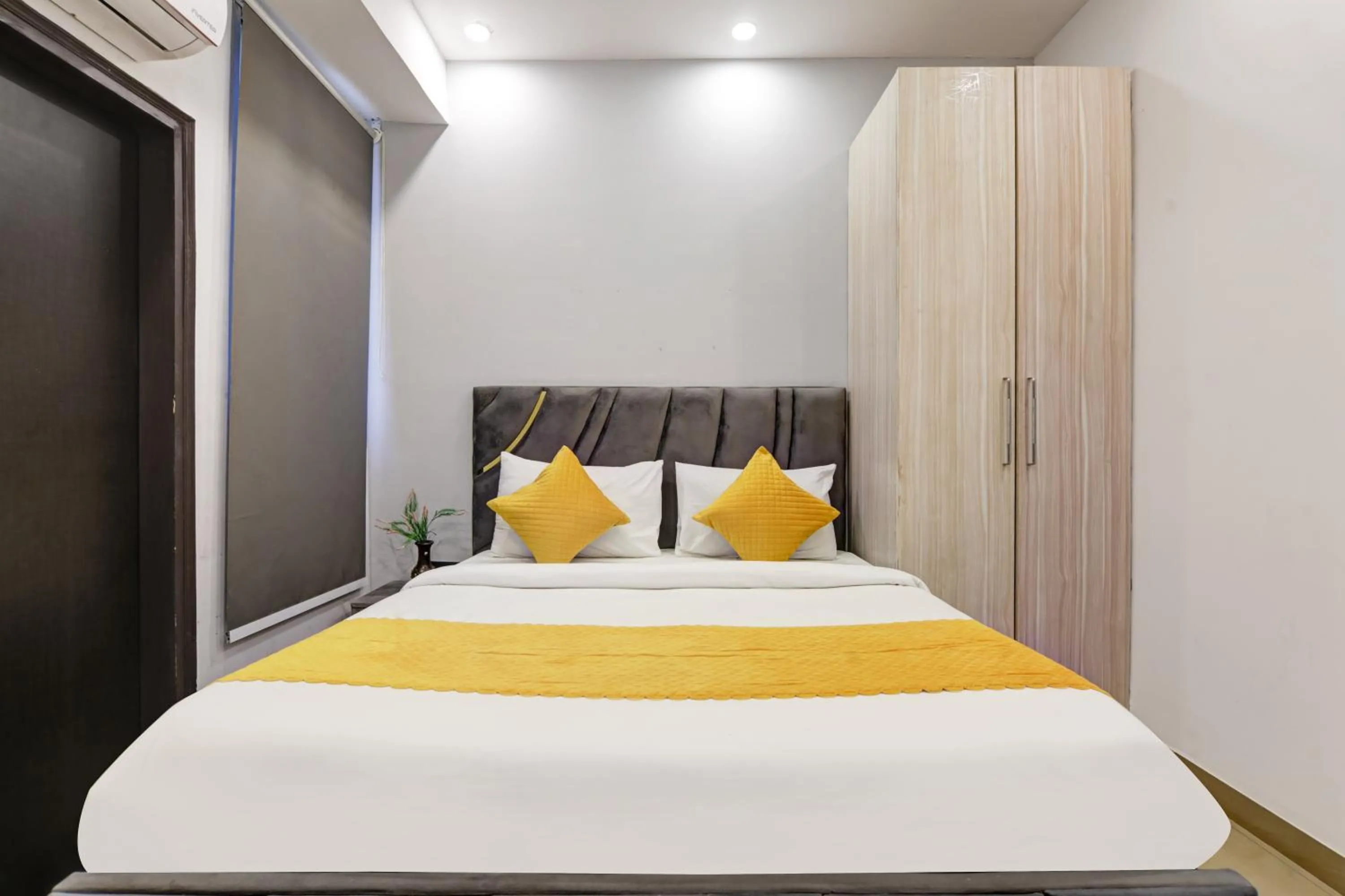 Bed in Hotel The Rasa at Vasundhara