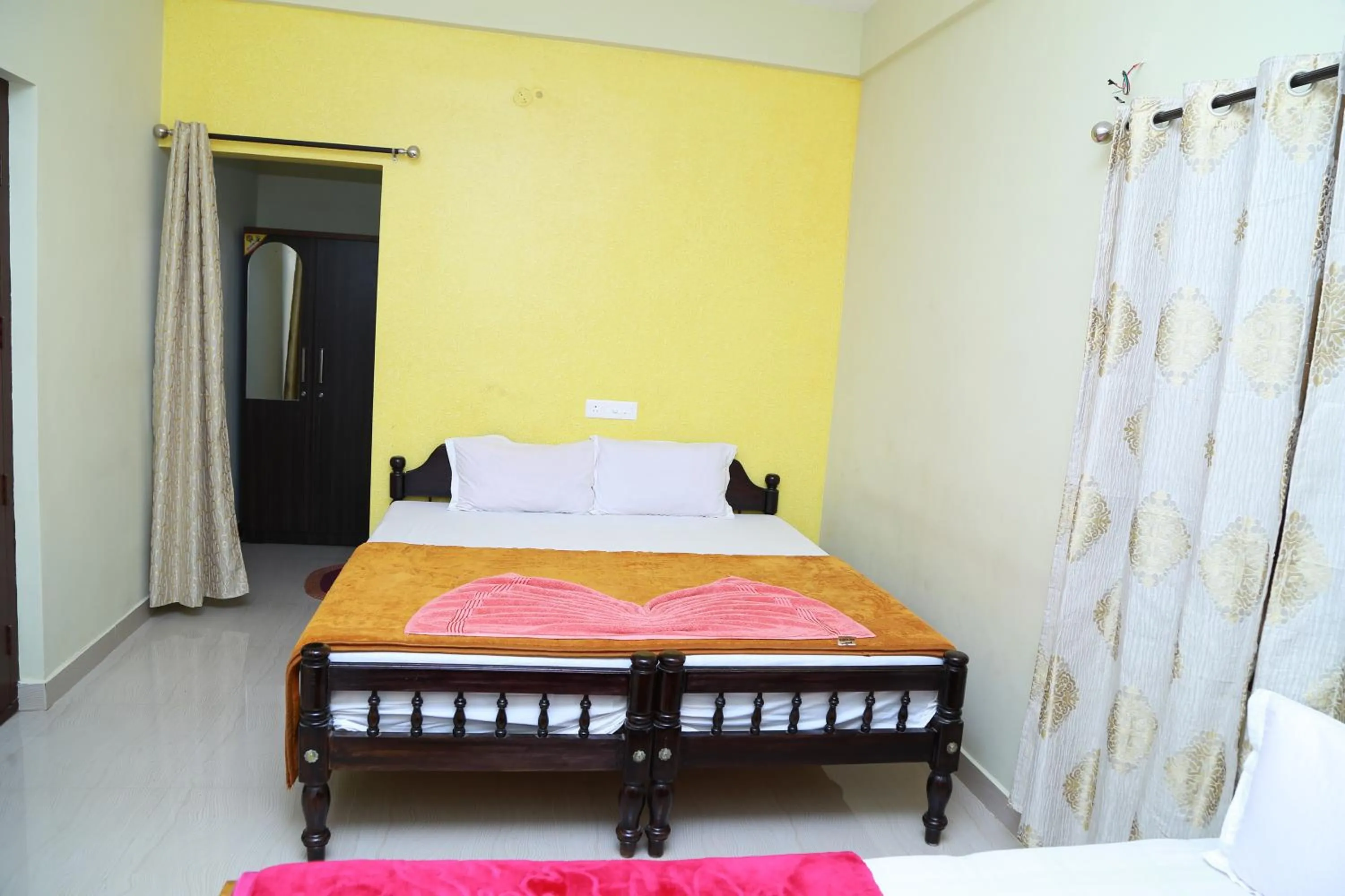 Photo of the whole room, Bed in Dean Dale Cottages