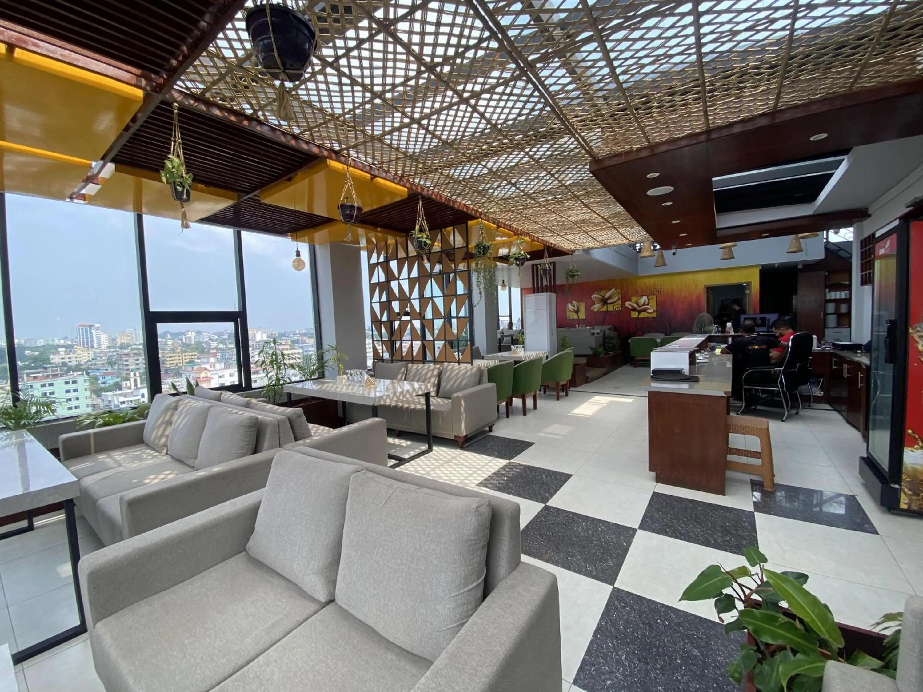 Restaurant/places to eat in Hotel Grand Akther