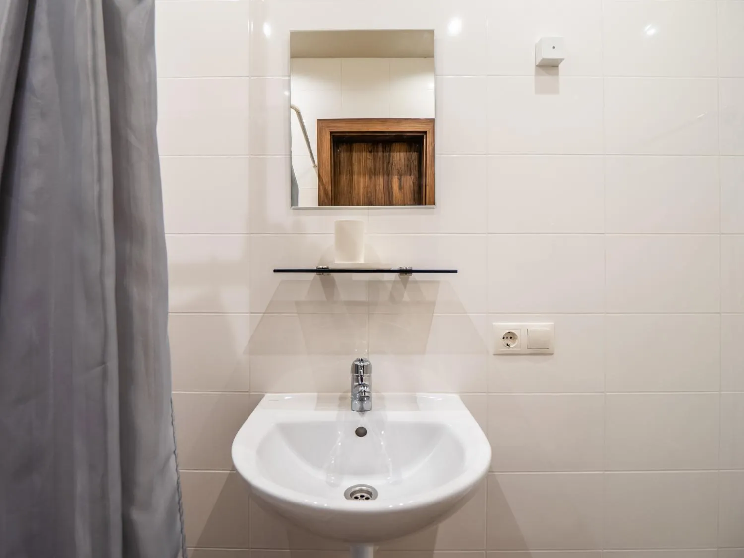 Bathroom in RVR Smart Apartments Riga with Free Parking and Self Check-in