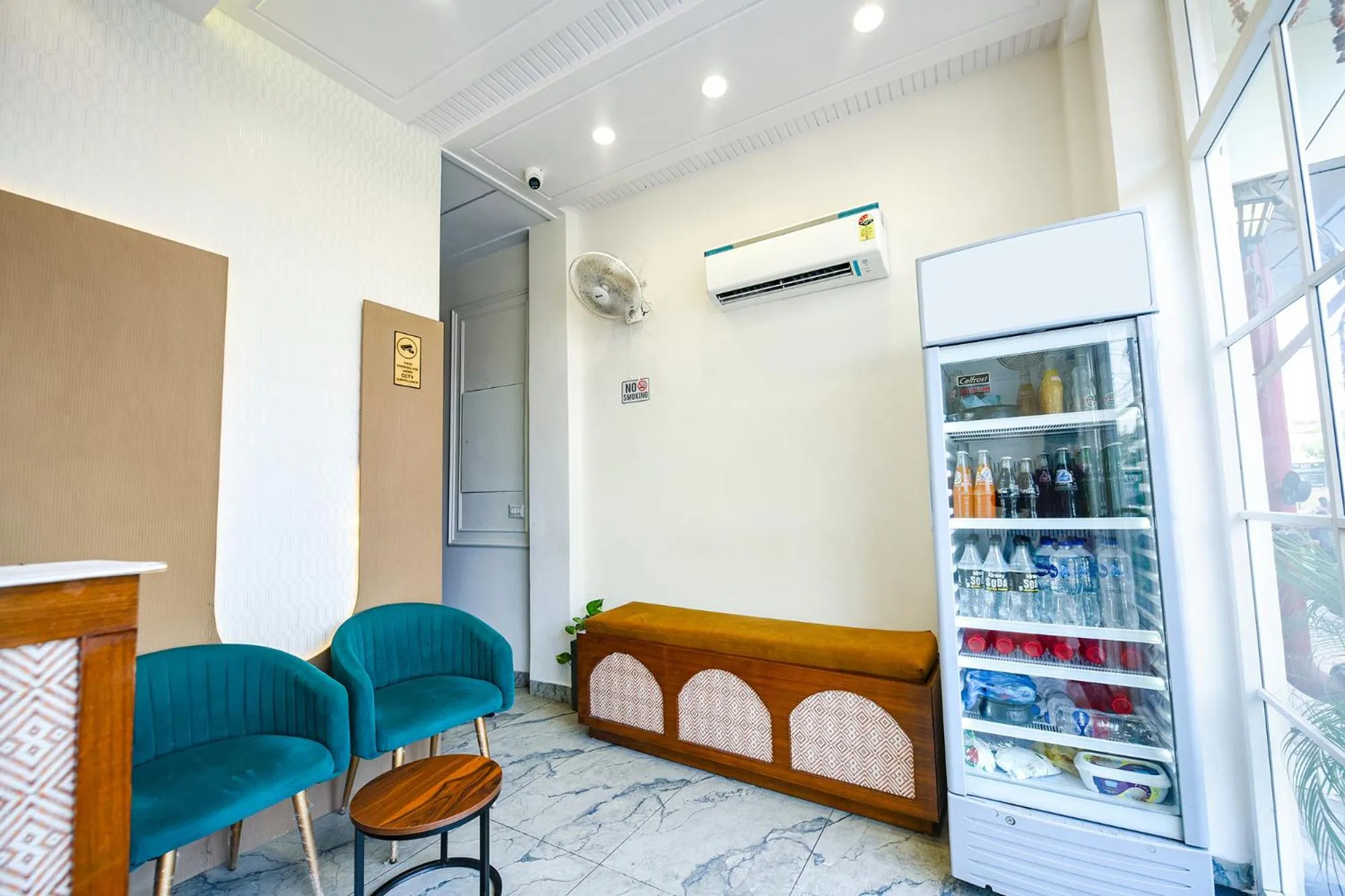 Lobby or reception in FabHotel K9 Ovilas