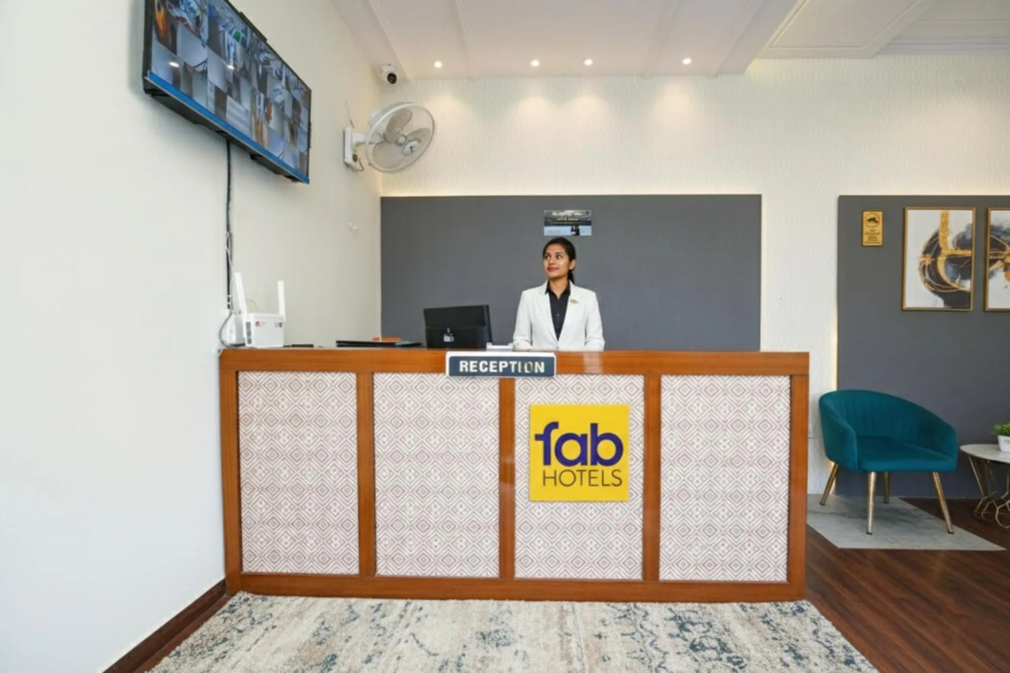 Lobby or reception in FabHotel K9 Ovilas