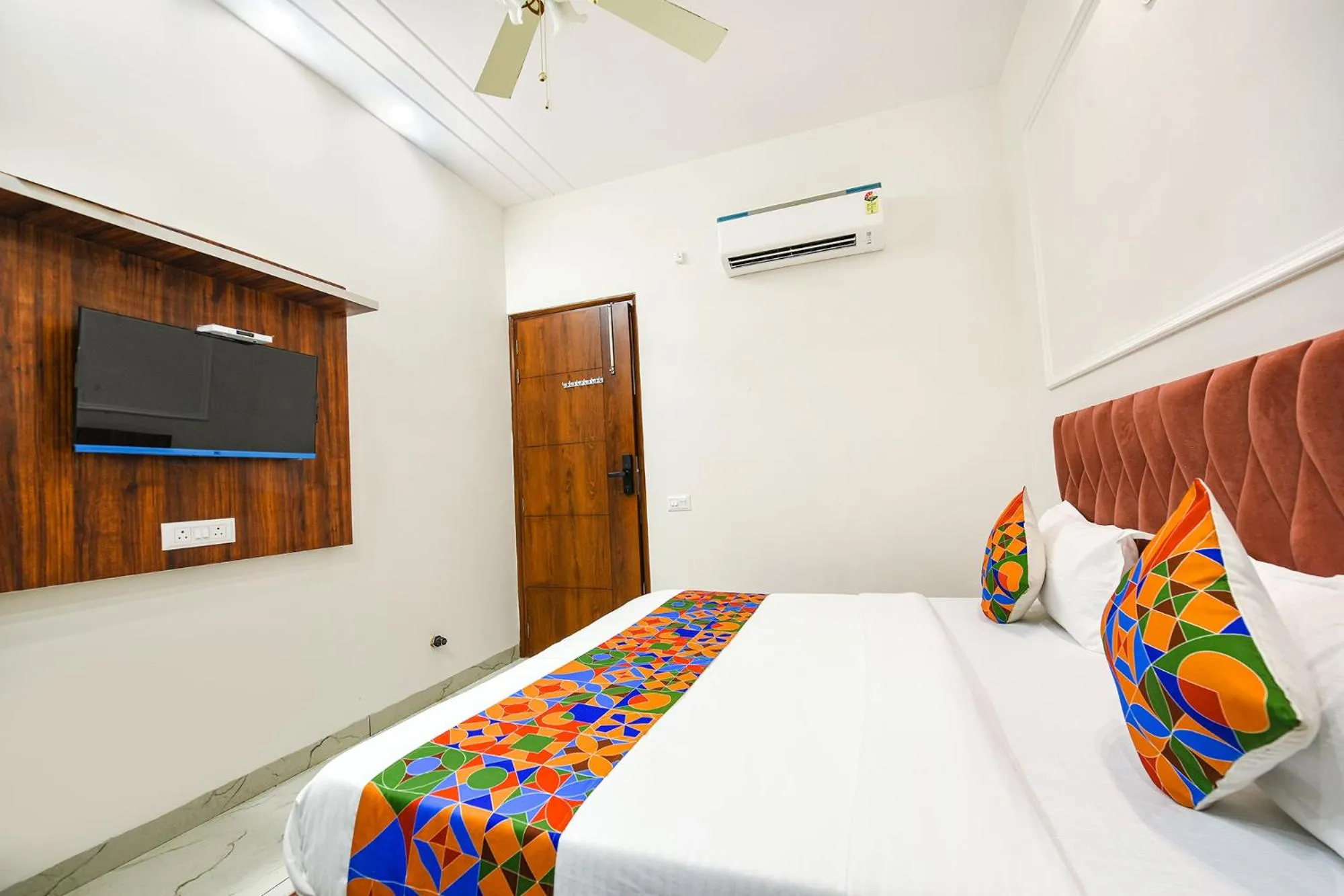 Bed in FabHotel K9 Ovilas