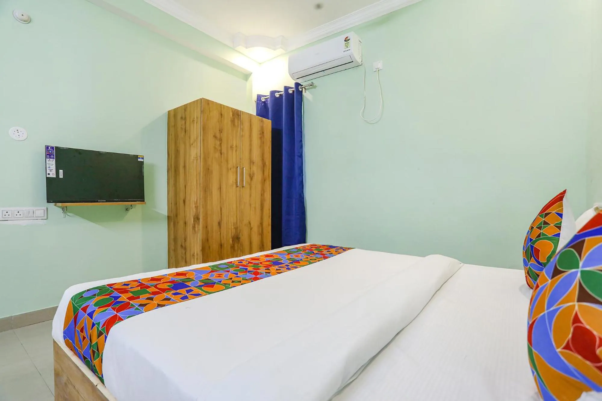 Bed in FabHotel Sonnet Inns