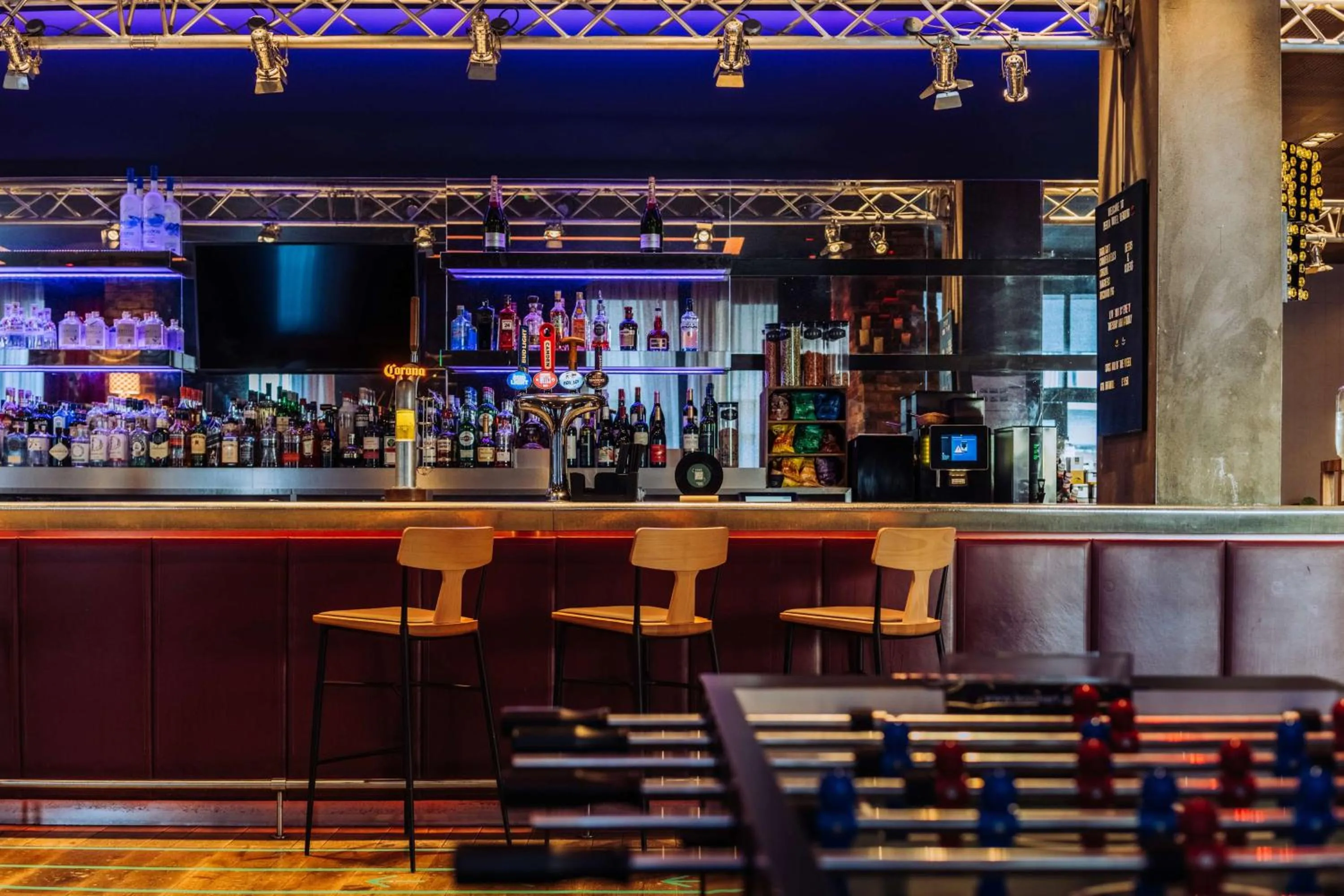 Lounge or bar in pentahotel Reading