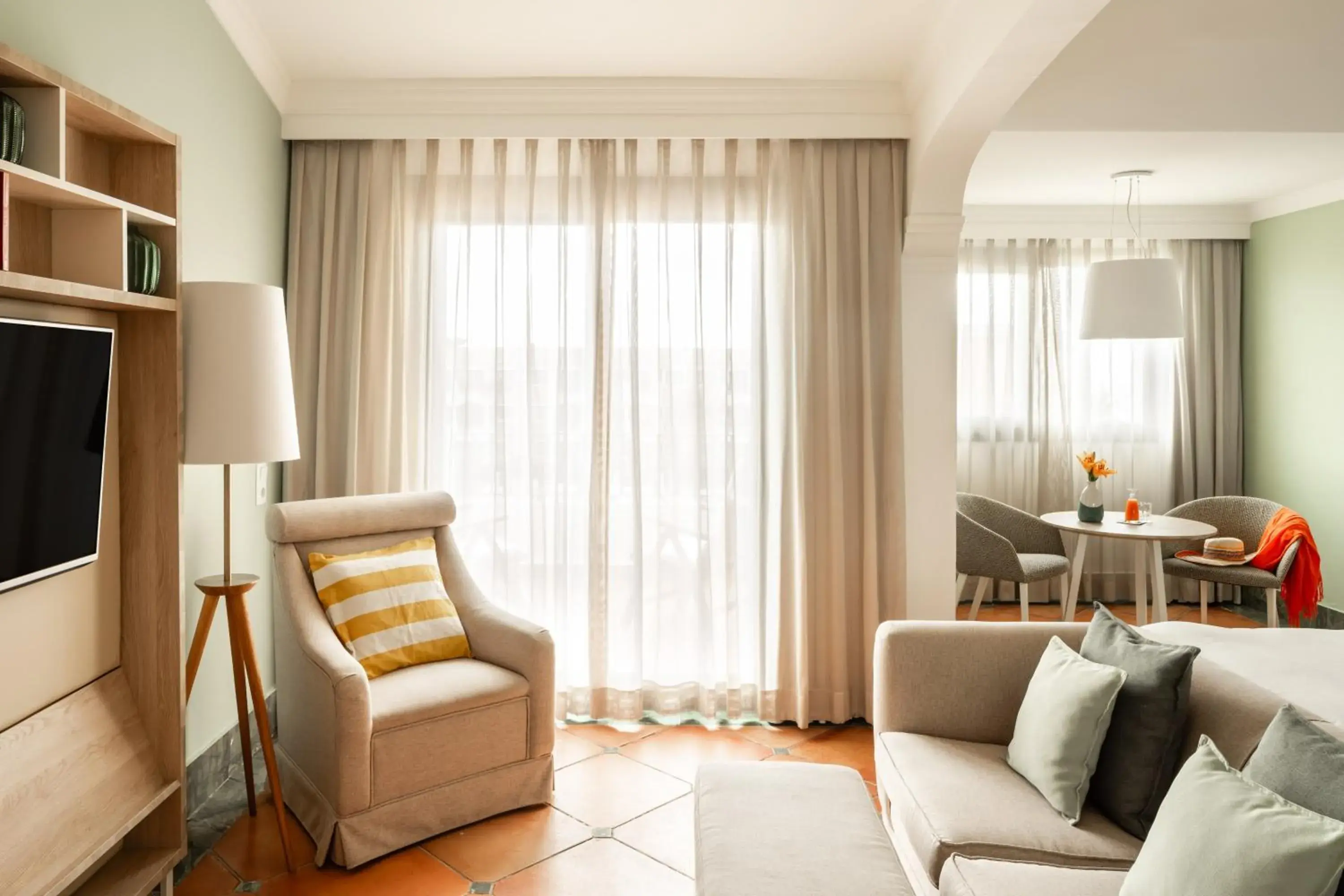 Red Level Room with Frontal Ocean View in Palacio de Sancti Petri, a Gran Meliá - The Leading Hotels of the World Red Level Room with Frontal Ocean View in Palacio de Sancti Petri, a Gran Meliá - The Leading Hotels of the World