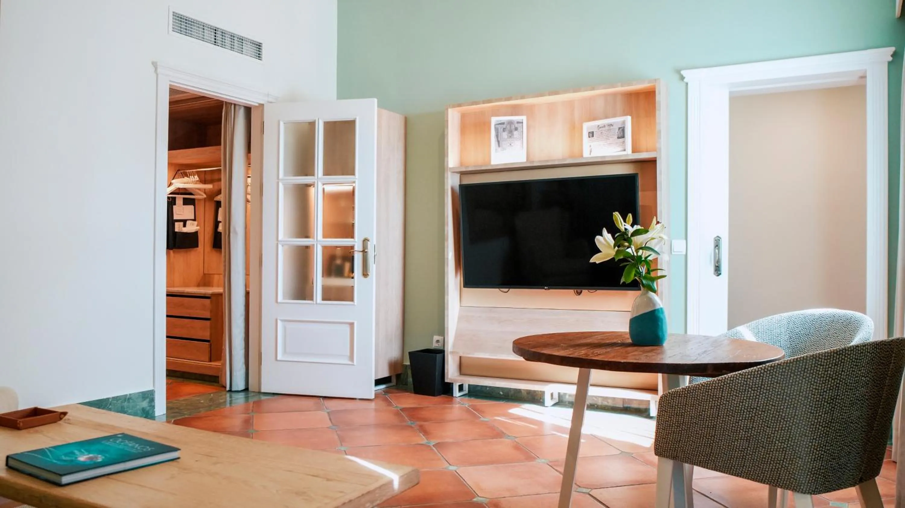 TV and multimedia in Palacio de Sancti Petri, a Gran Meliá - The Leading Hotels of the World