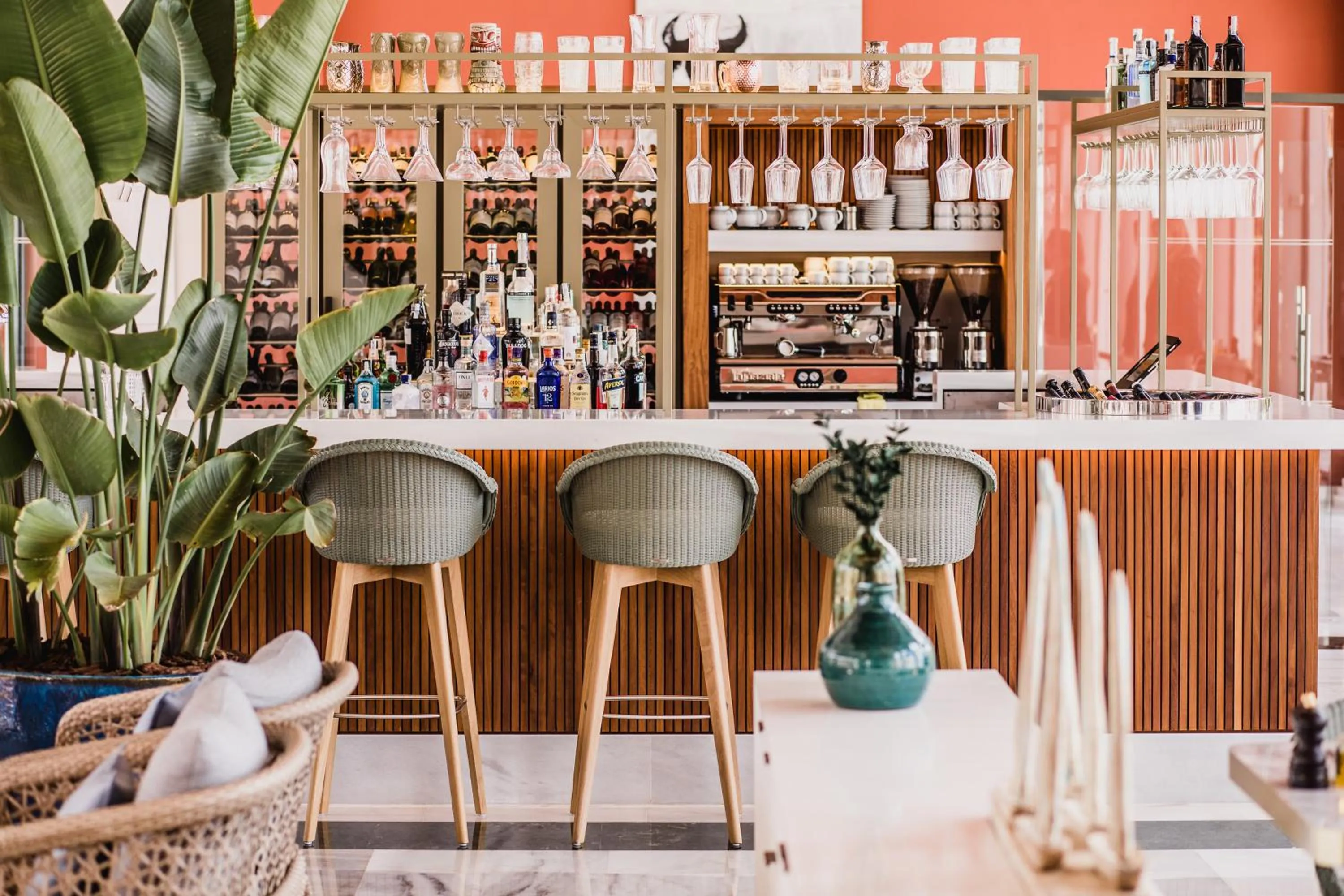 Lounge or bar in Palacio de Sancti Petri, a Gran Meliá - The Leading Hotels of the World