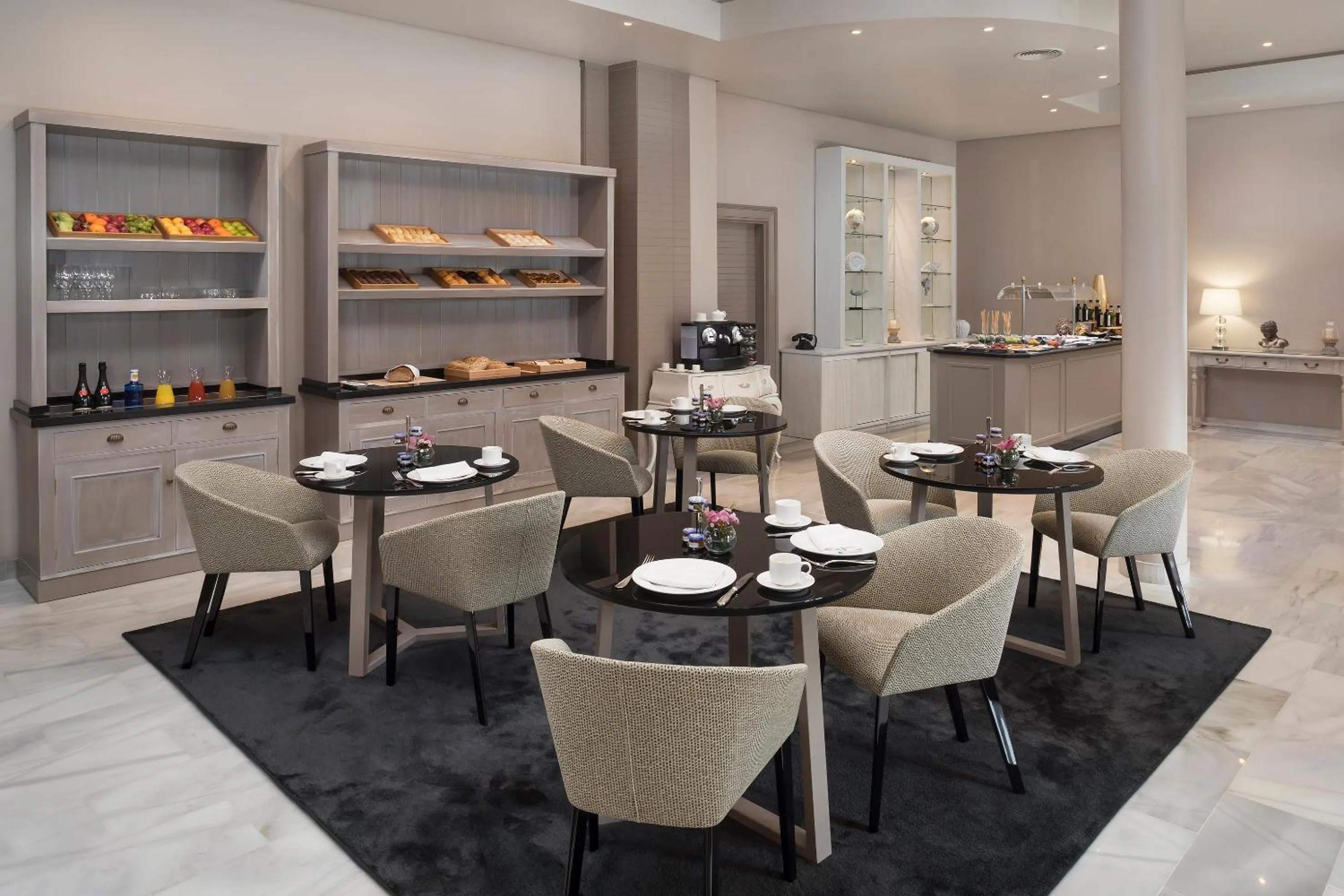 Lounge or bar in Palacio de Sancti Petri, a Gran Meliá - The Leading Hotels of the World