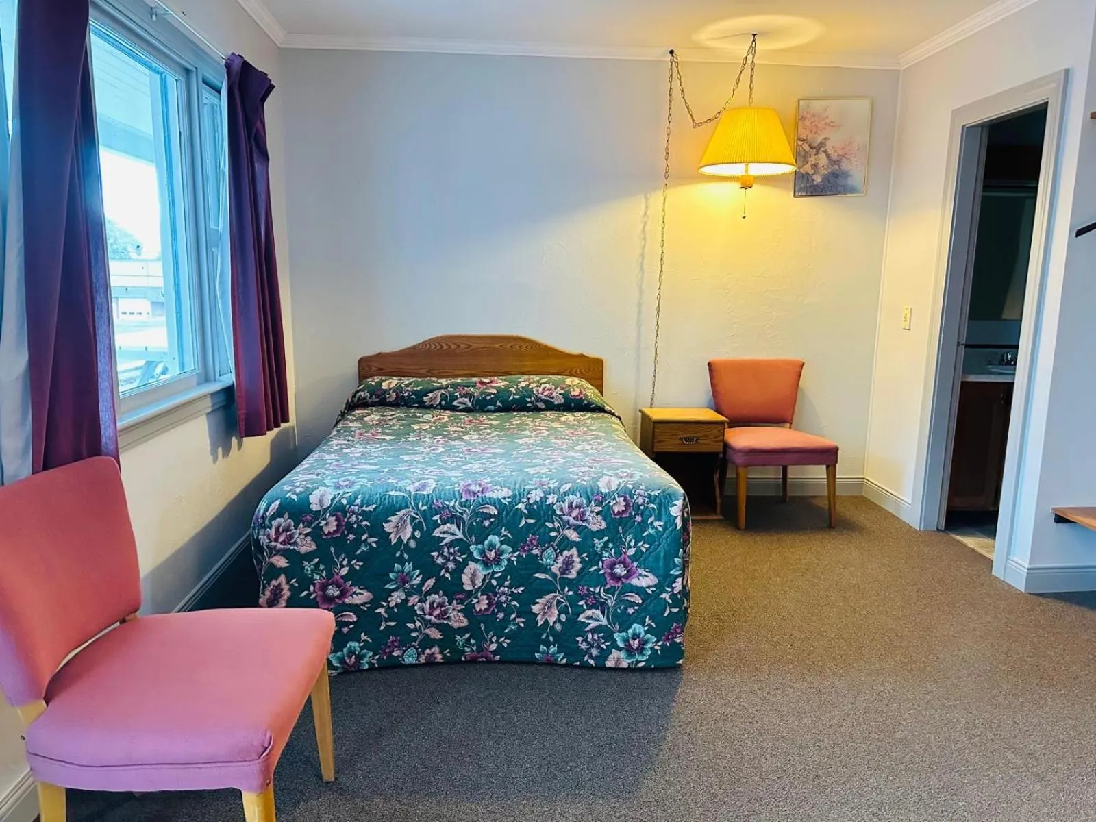 Bed in Stiles Motel Hill View