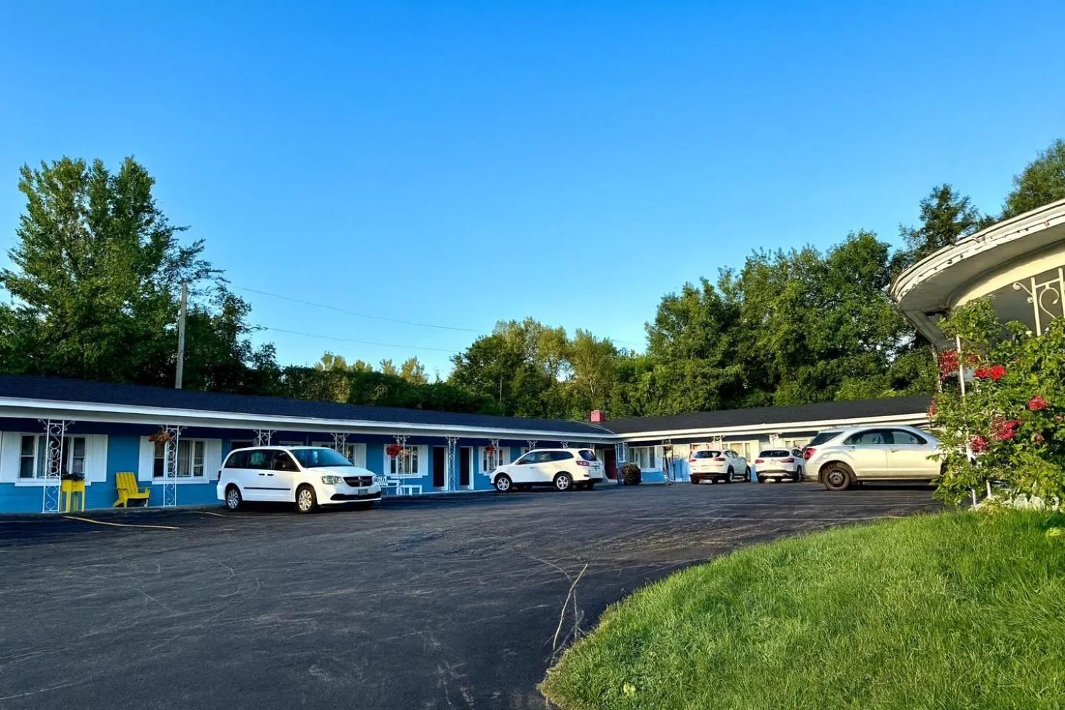 Property building in Stiles Motel Hill View