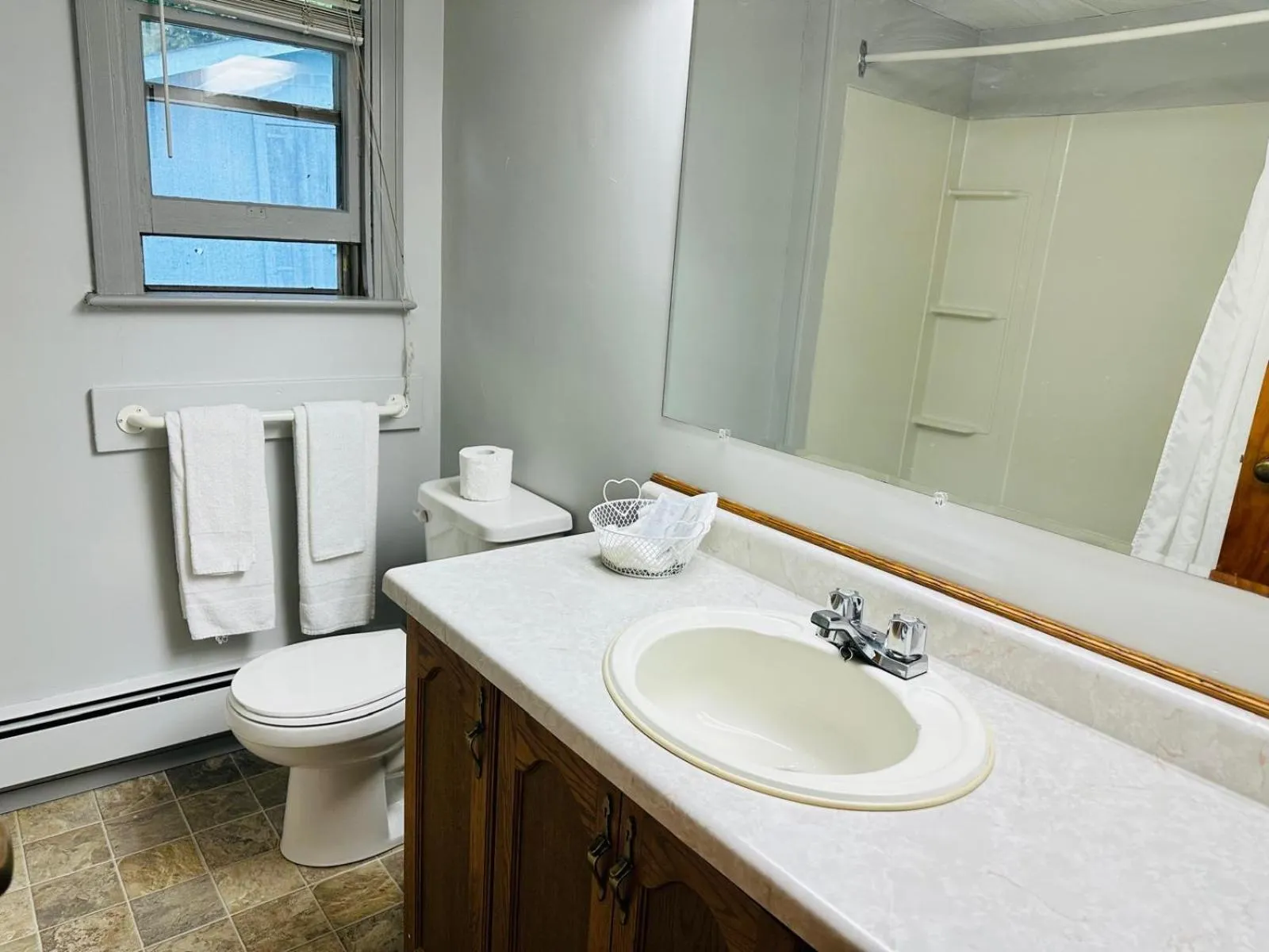 Toilet in Stiles Motel Hill View